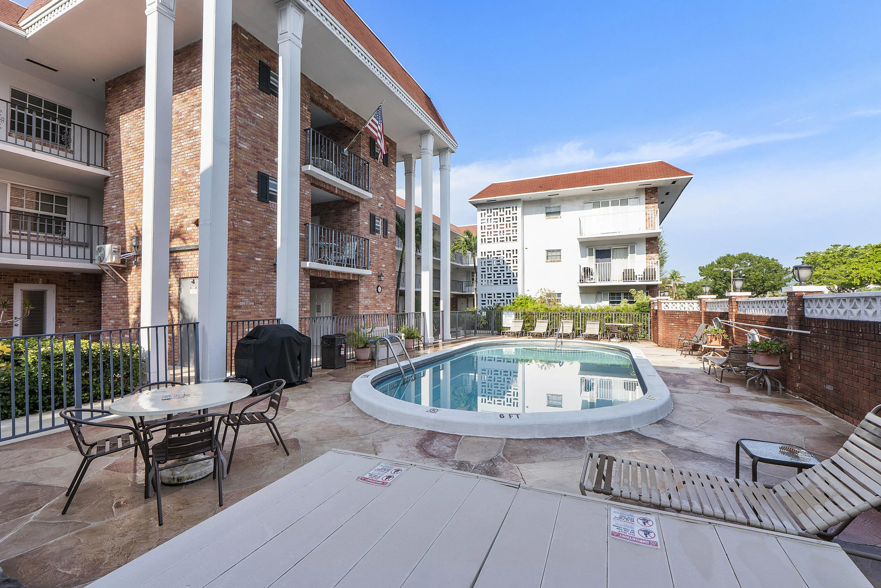 2424 NE 9th Street #305