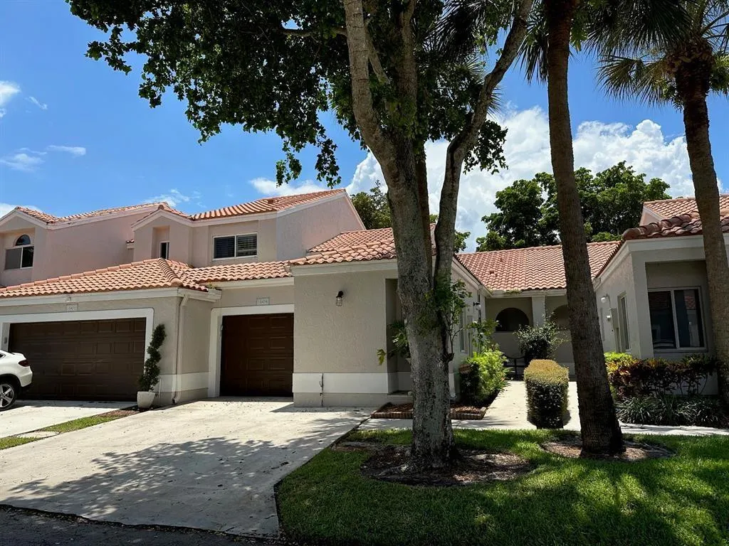 10474 LAKE VISTA Circle