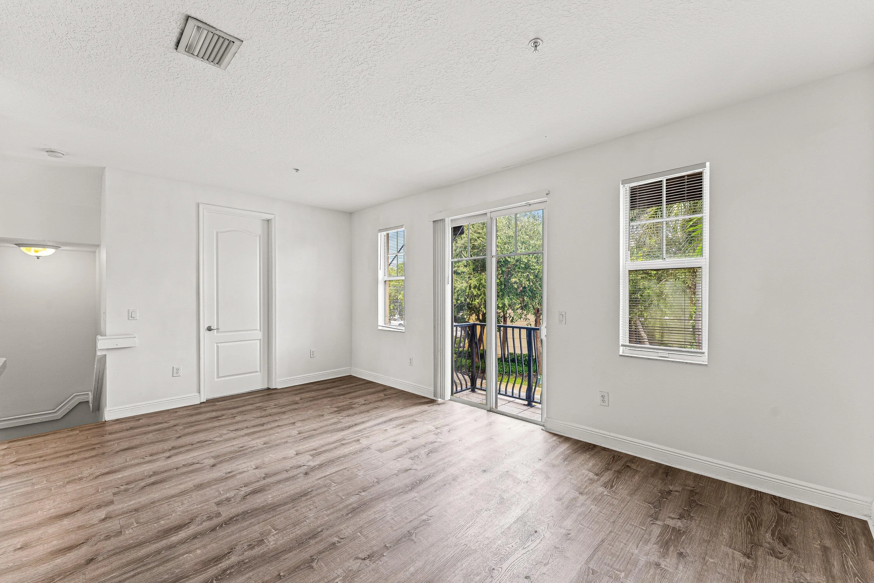 673 NW 38th Circle