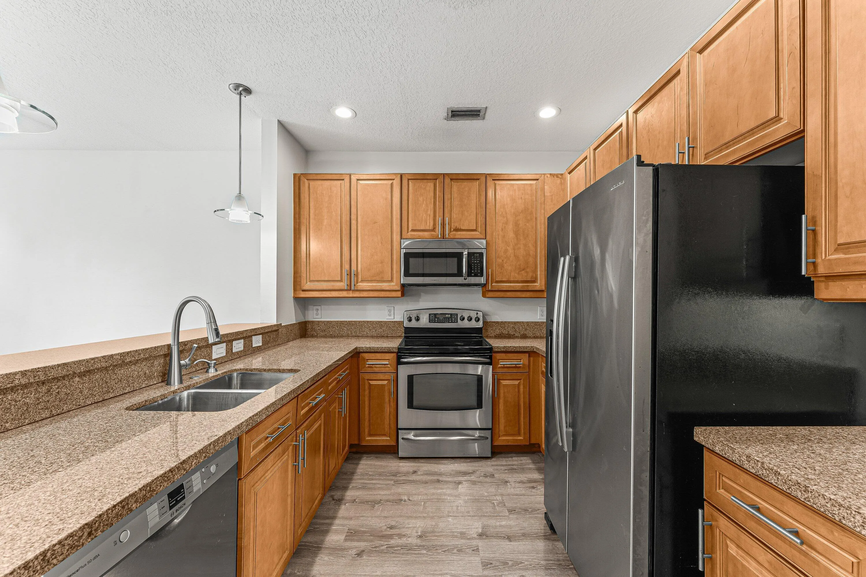 673 NW 38th Circle
