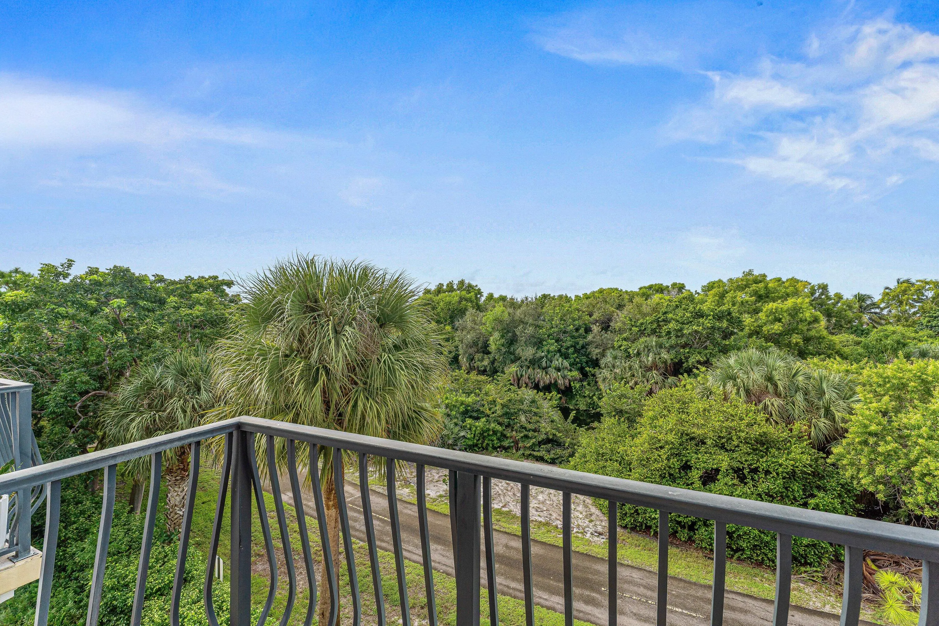 673 NW 38th Circle