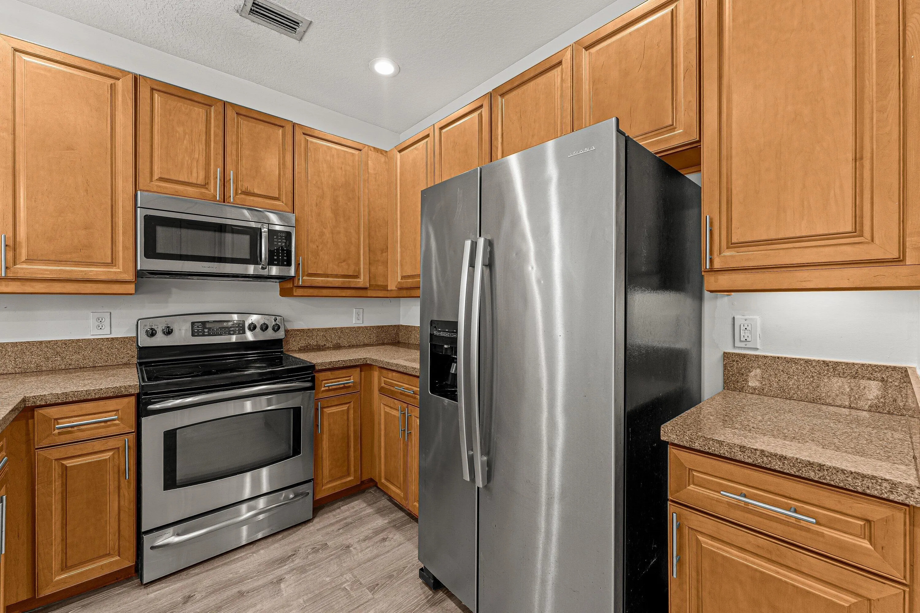 673 NW 38th Circle
