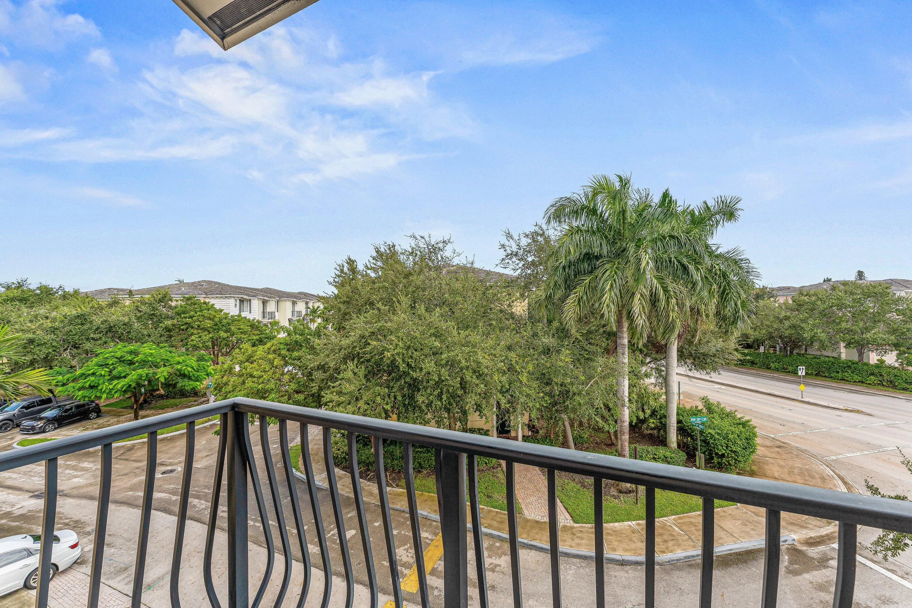 673 NW 38th Circle