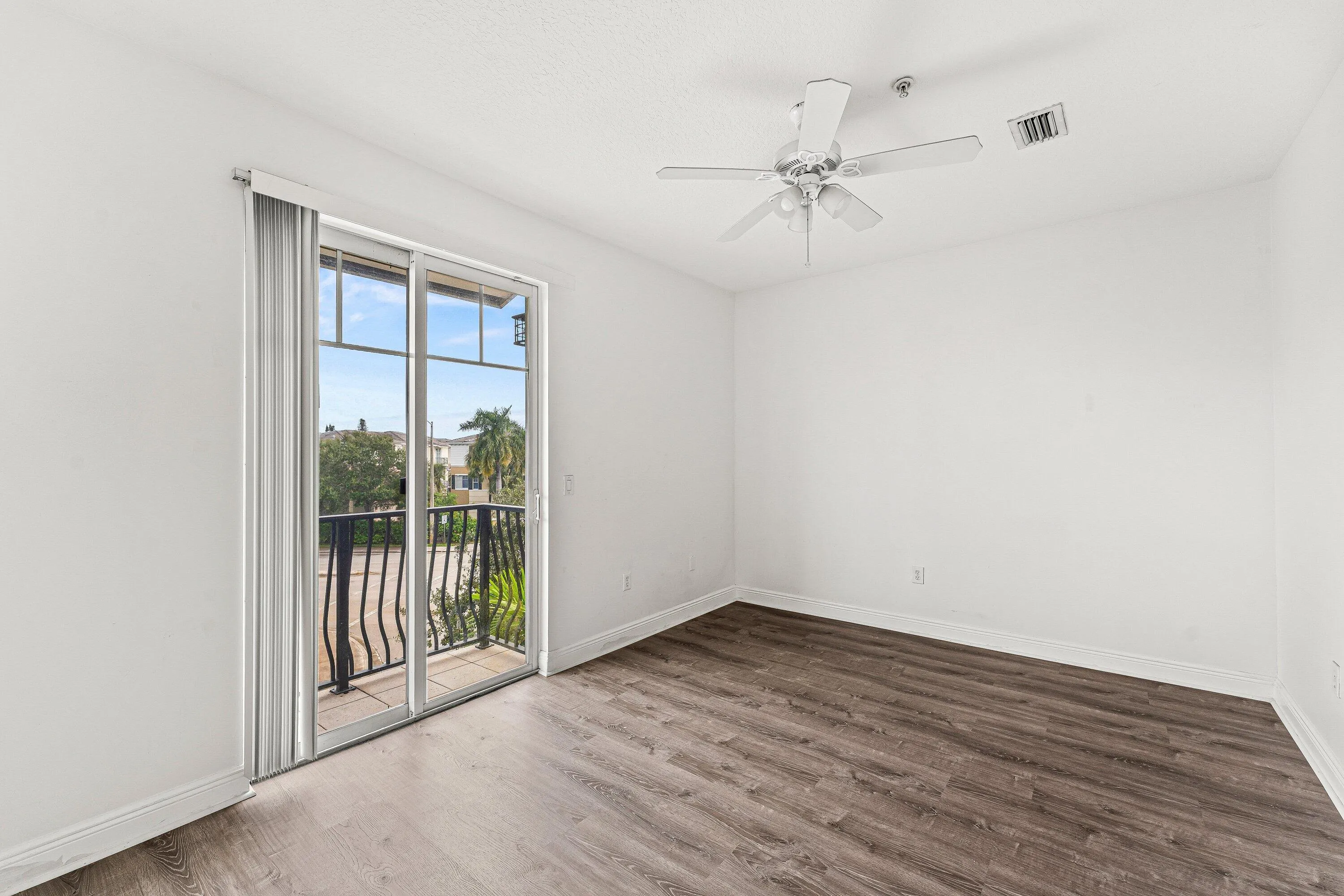 673 NW 38th Circle