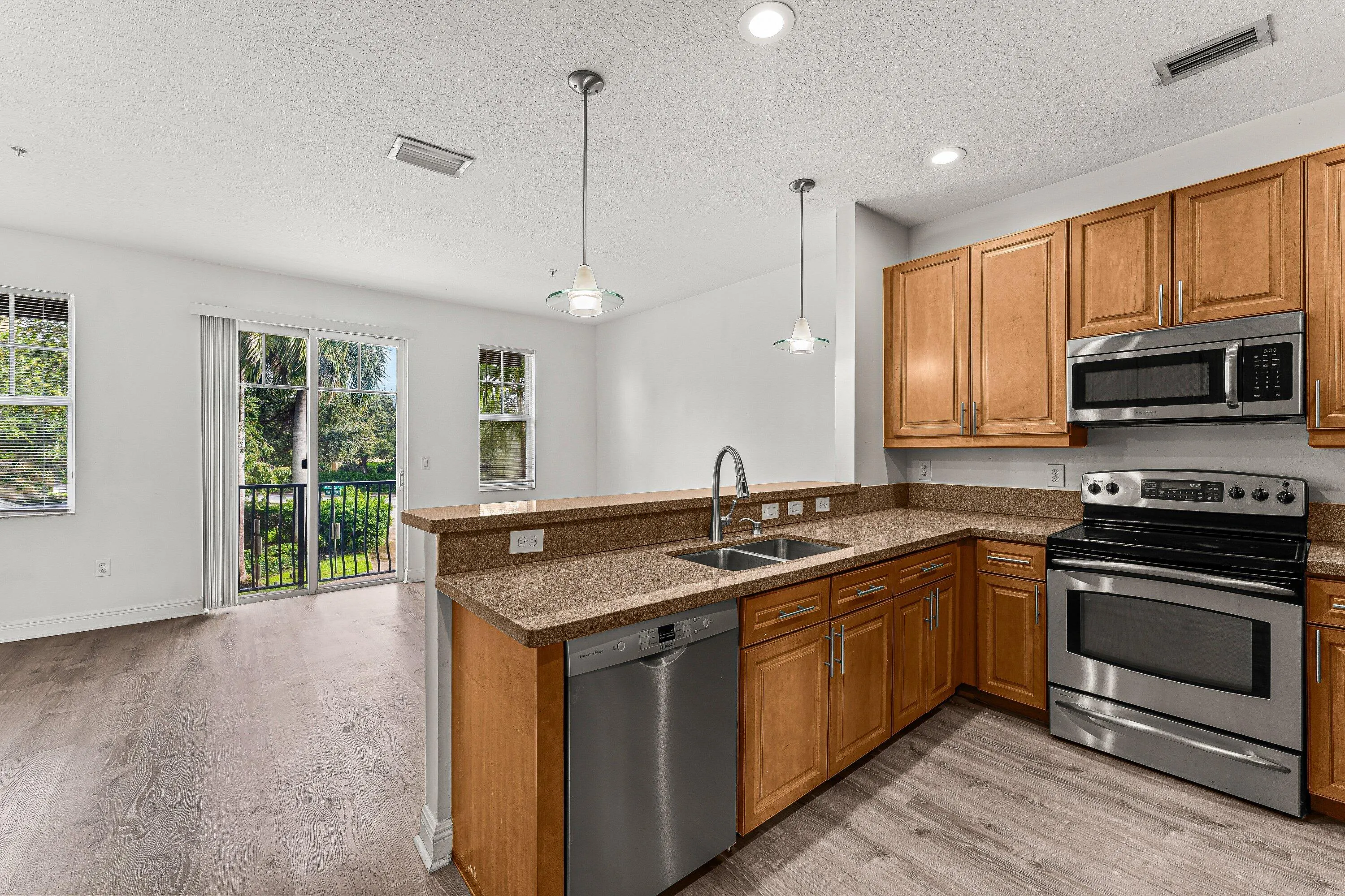 673 NW 38th Circle