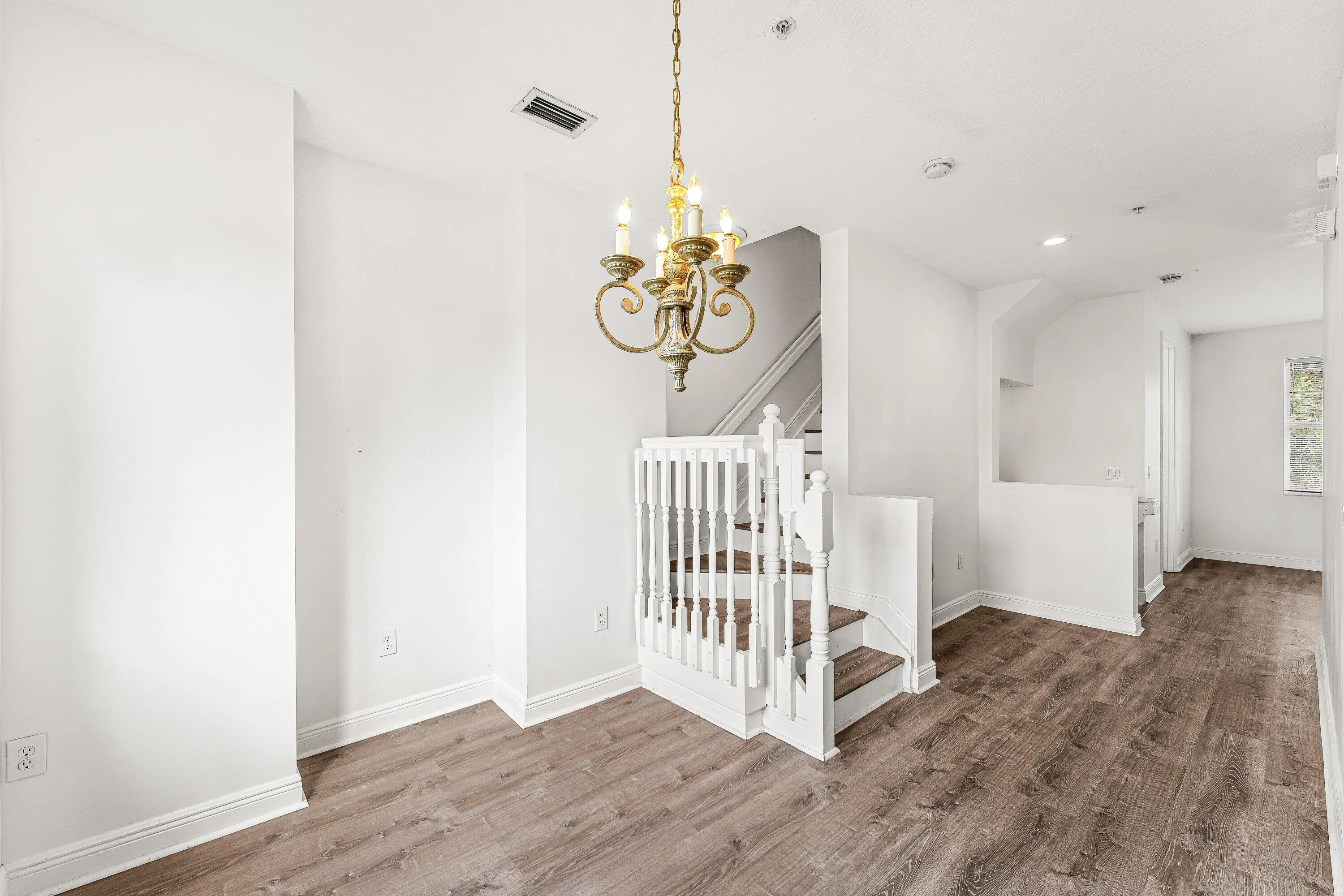 673 NW 38th Circle