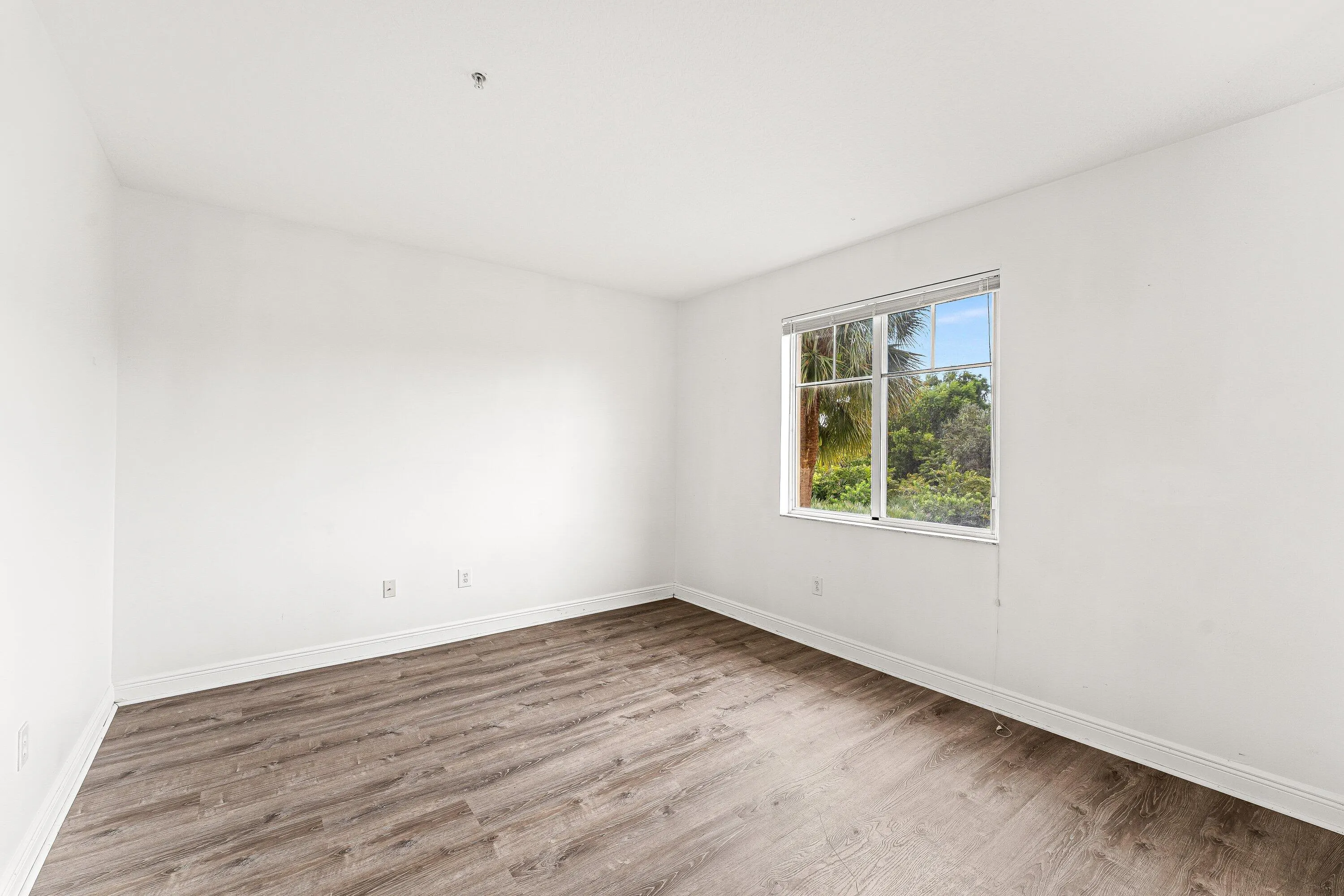673 NW 38th Circle