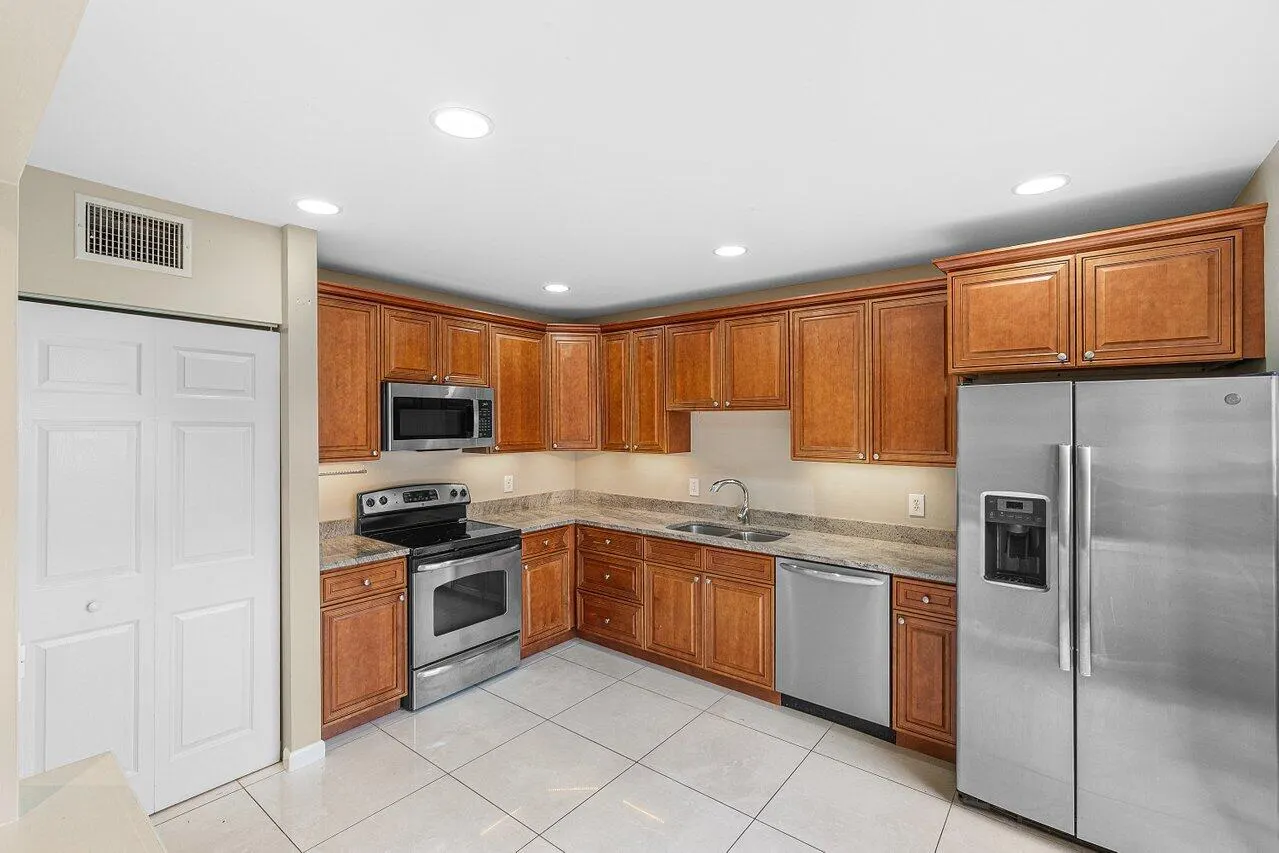 22068 Las Brisas Circle