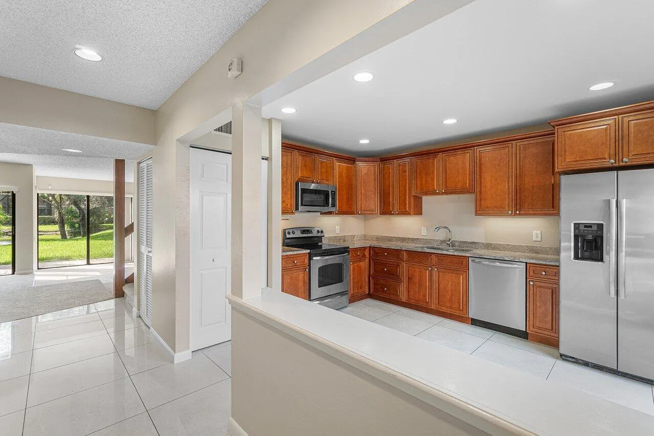 22068 Las Brisas Circle