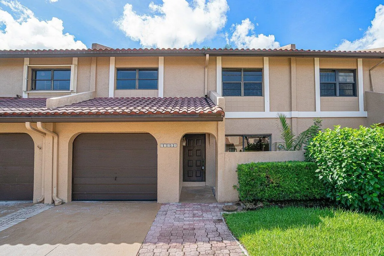 22068 Las Brisas Circle