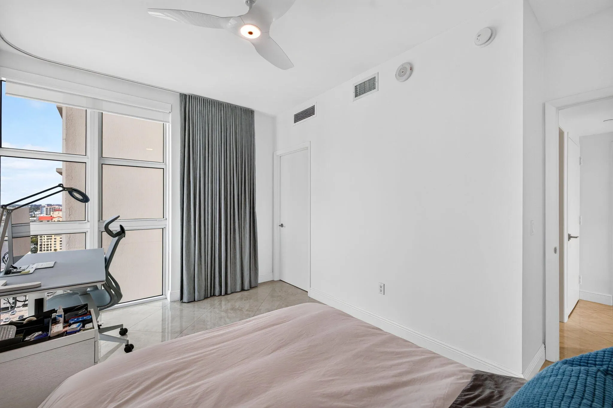 101 S FORT LAUDERDALE BEACH Boulevard #2407