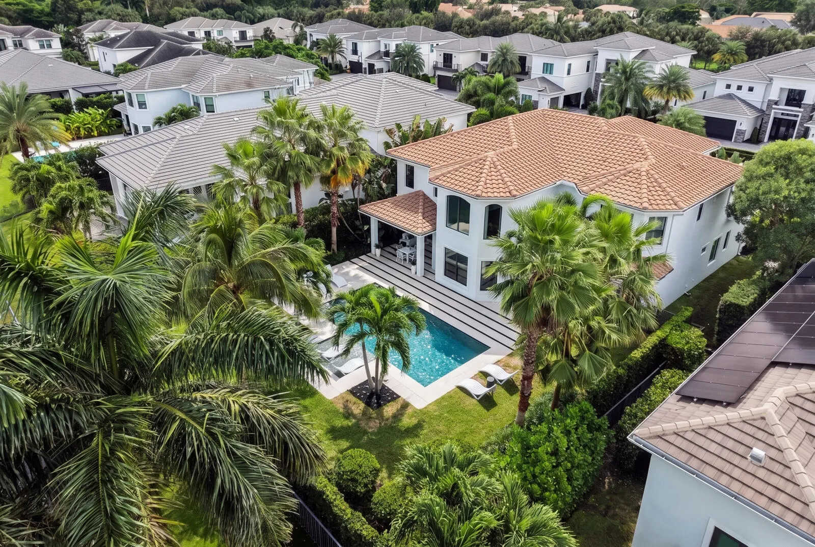 2565 NW 69th Street