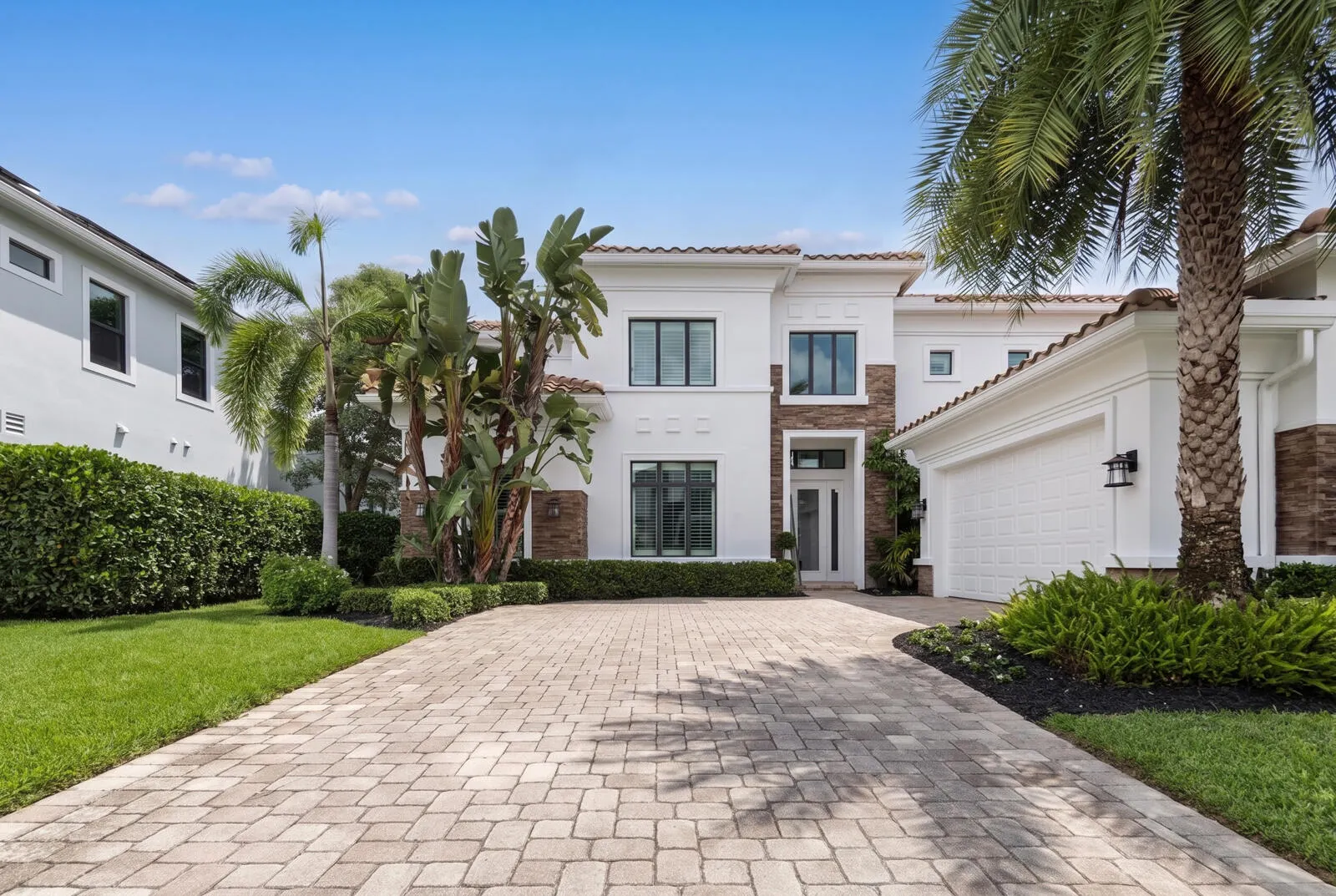 2565 NW 69th Street