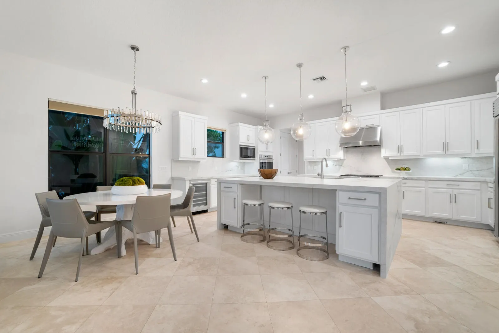 2565 NW 69th Street