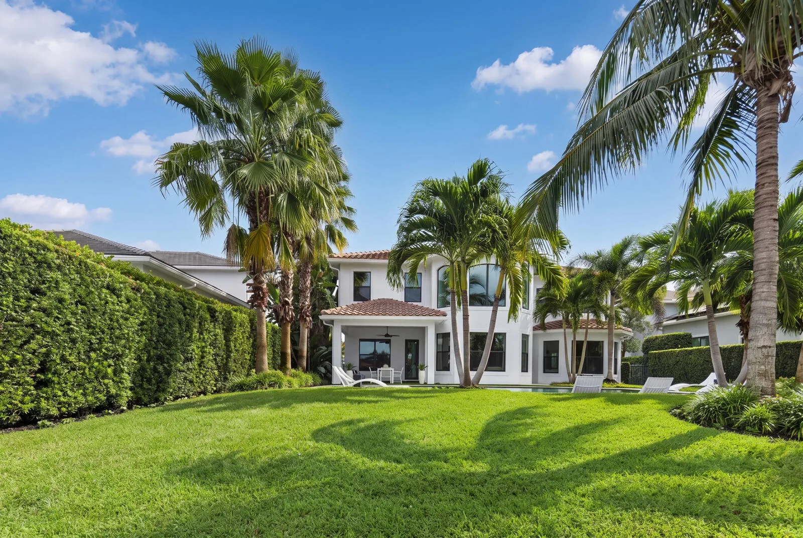 2565 NW 69th Street