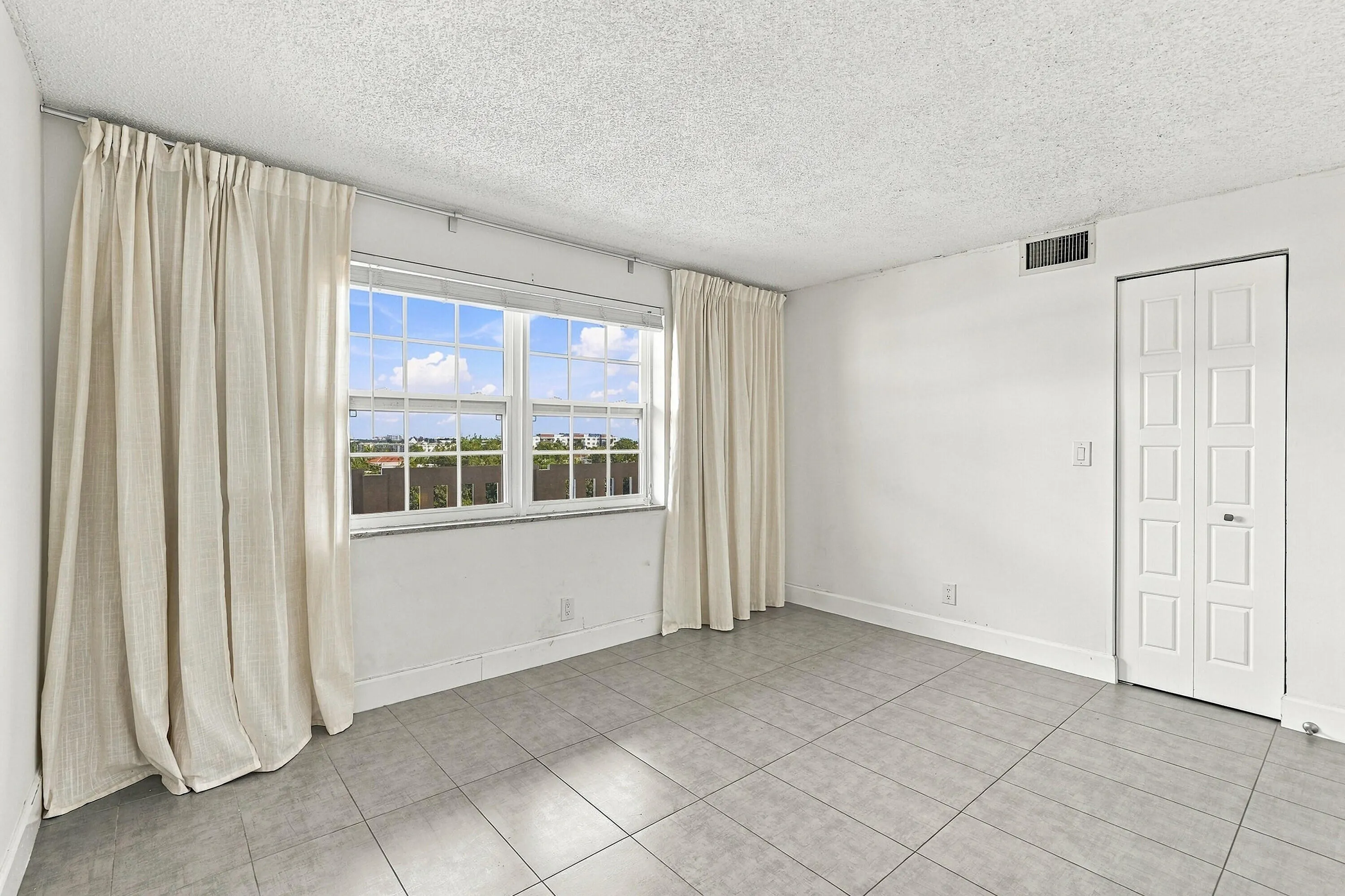 111 SE 3RD Avenue #602