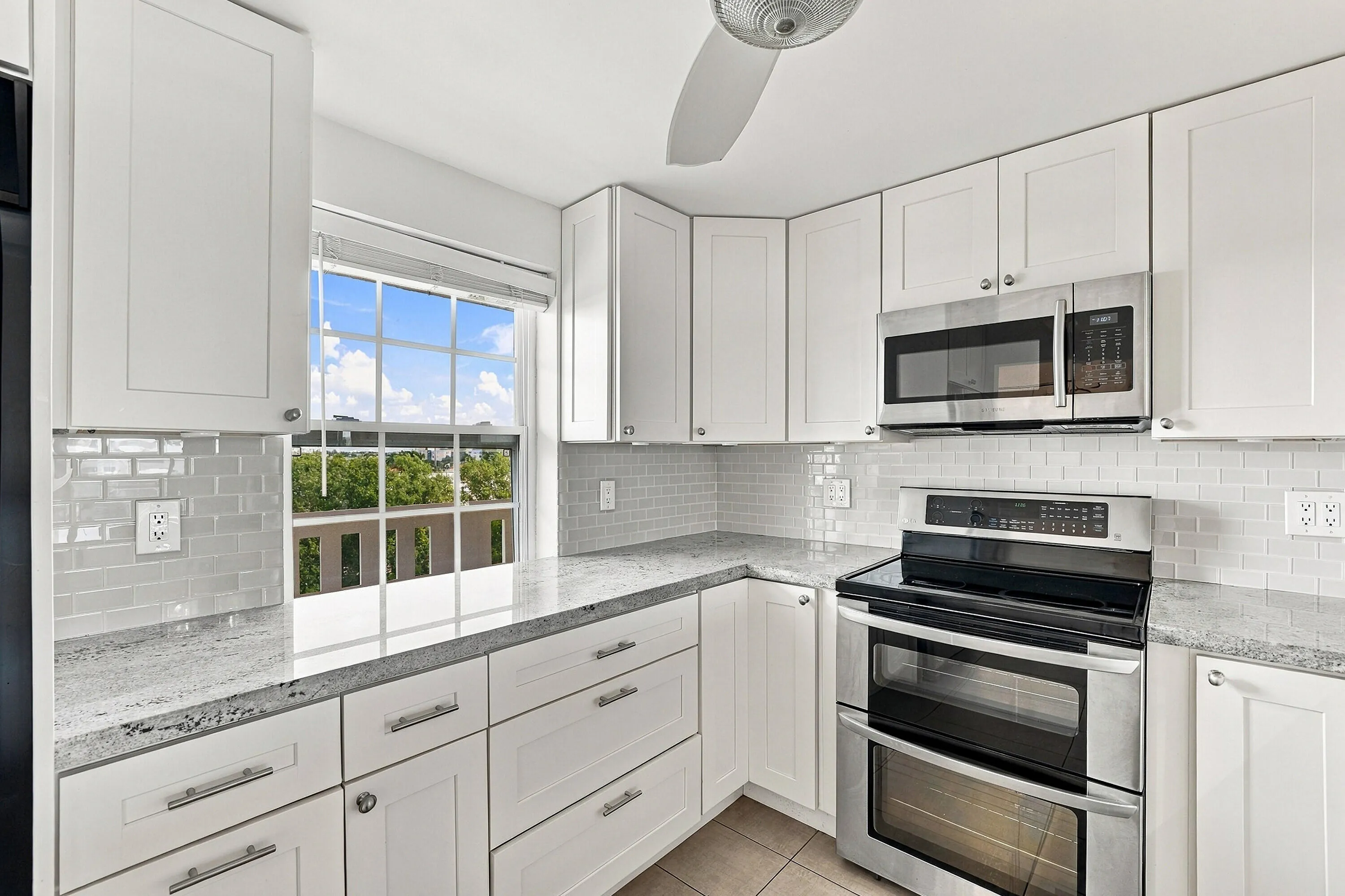 111 SE 3RD Avenue #602