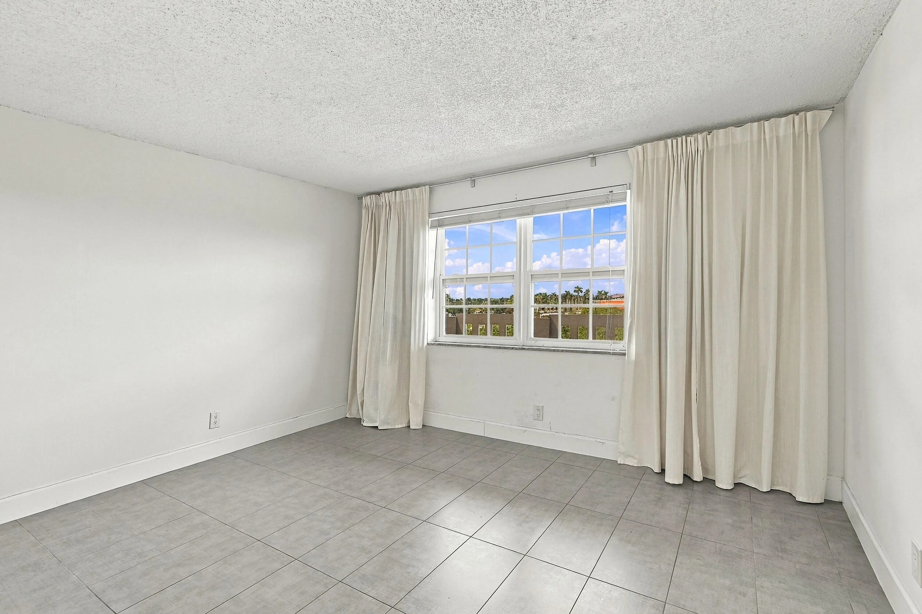 111 SE 3RD Avenue #602