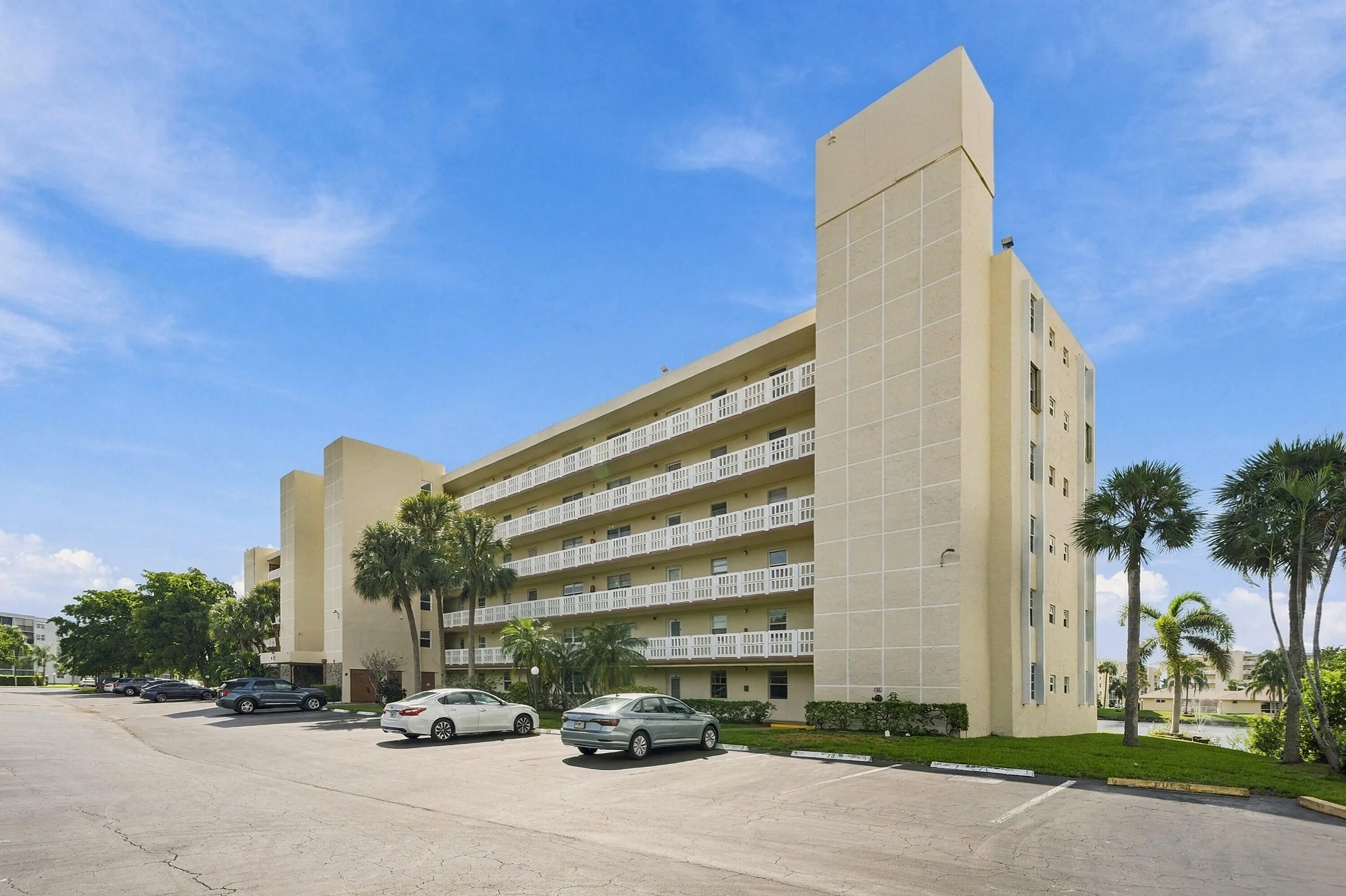 111 SE 3RD Avenue #602