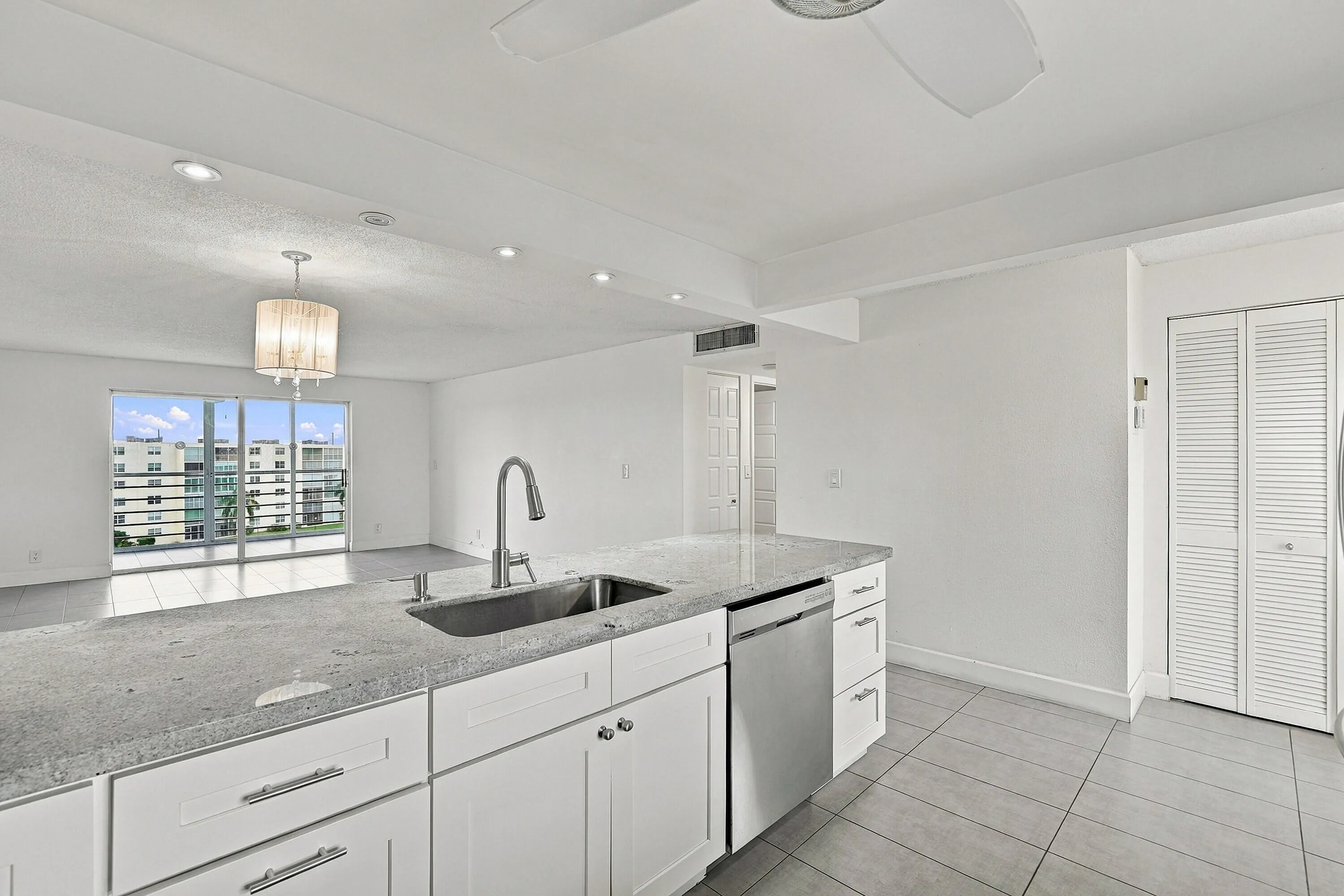 111 SE 3RD Avenue #602
