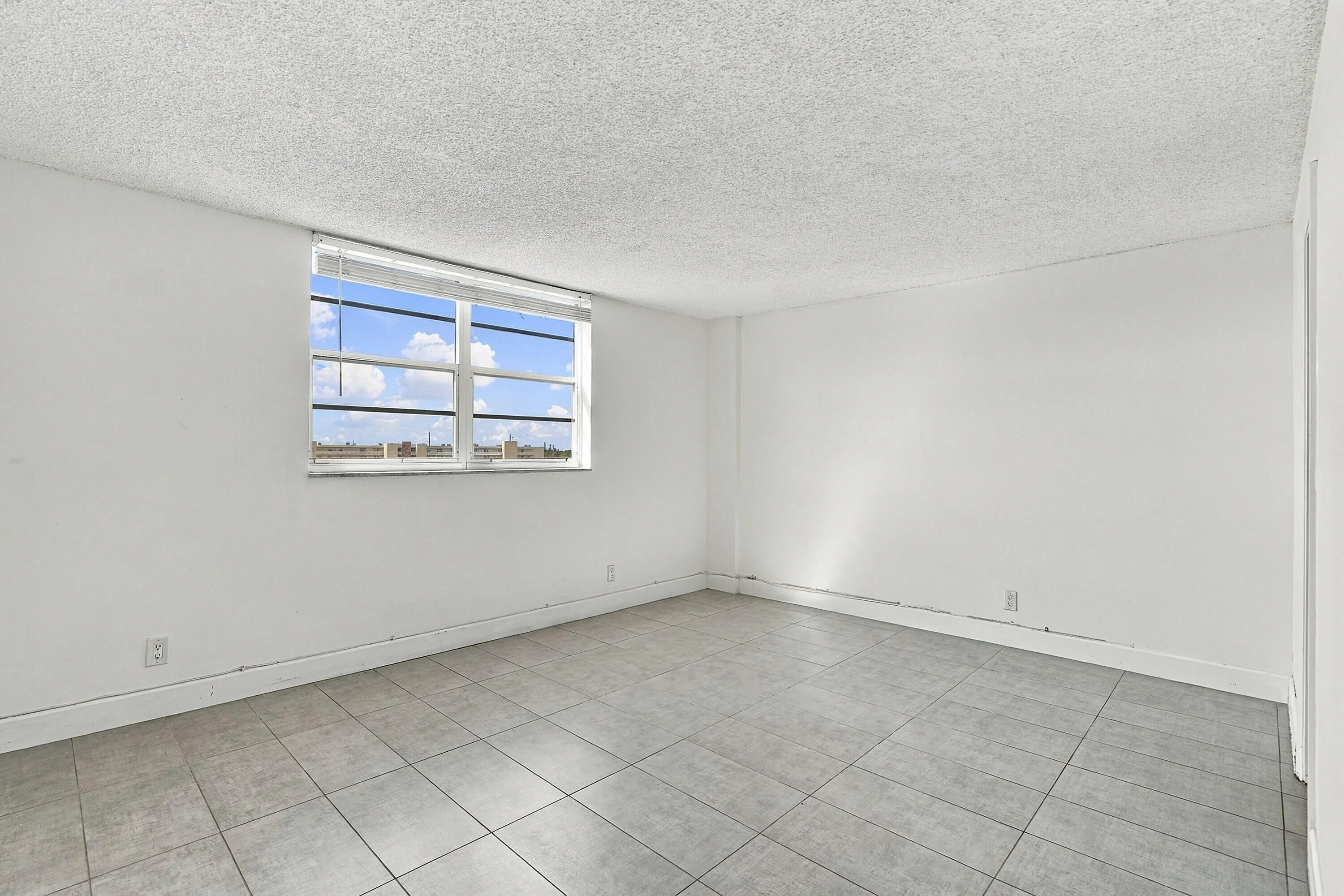 111 SE 3RD Avenue #602