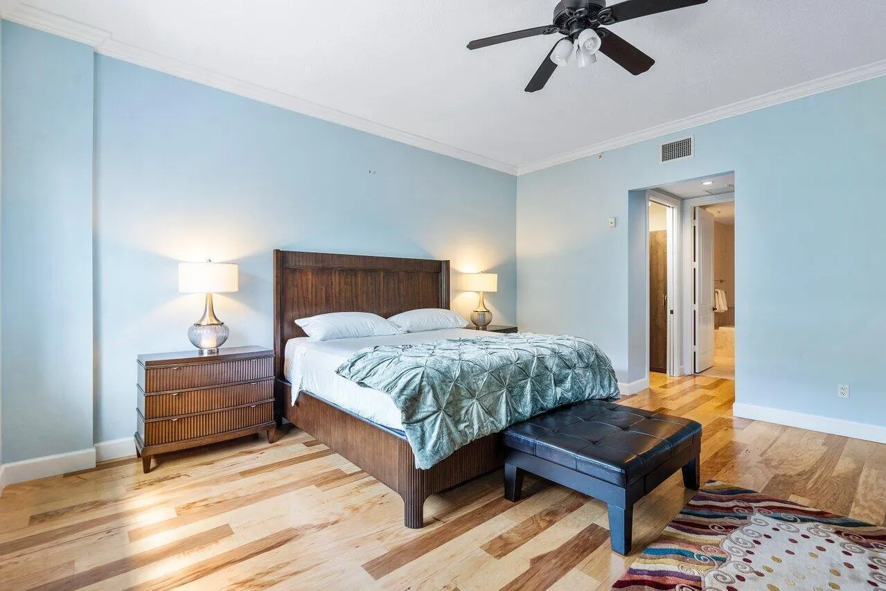 200 NE 2nd Avenue #209