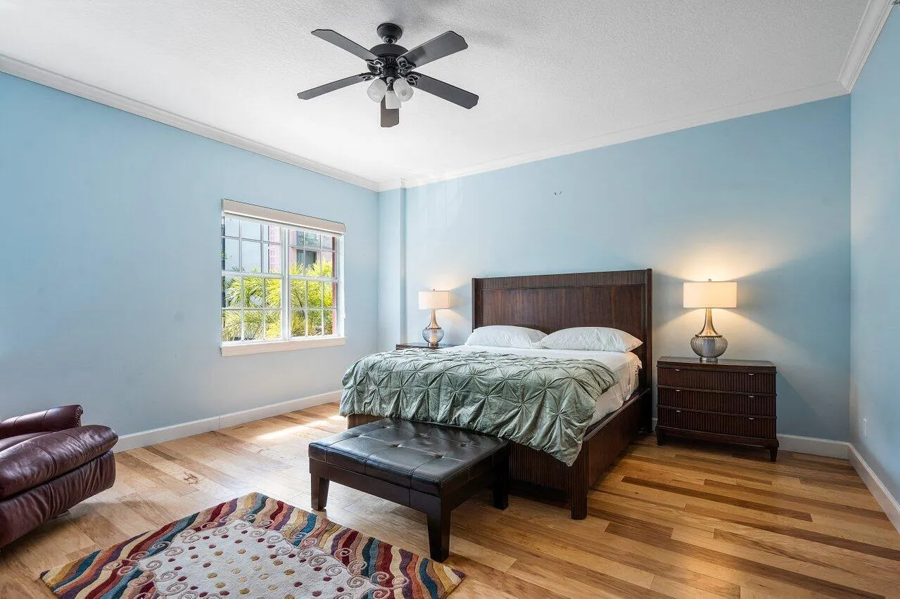 200 NE 2nd Avenue #209