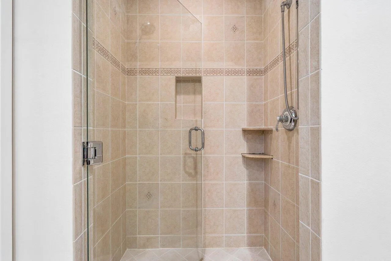 200 NE 2nd Avenue #209