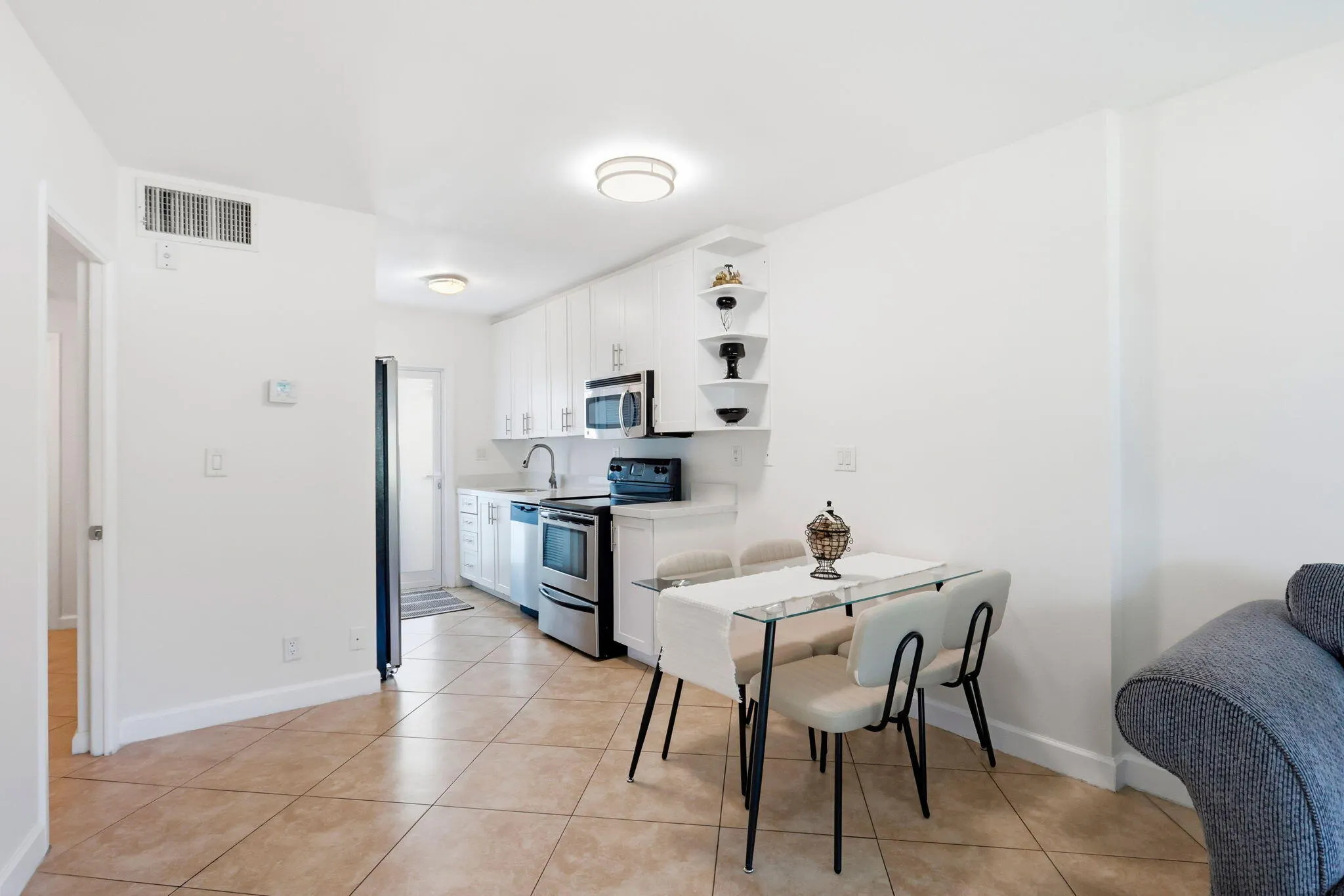 3250 NE 28TH Street #104