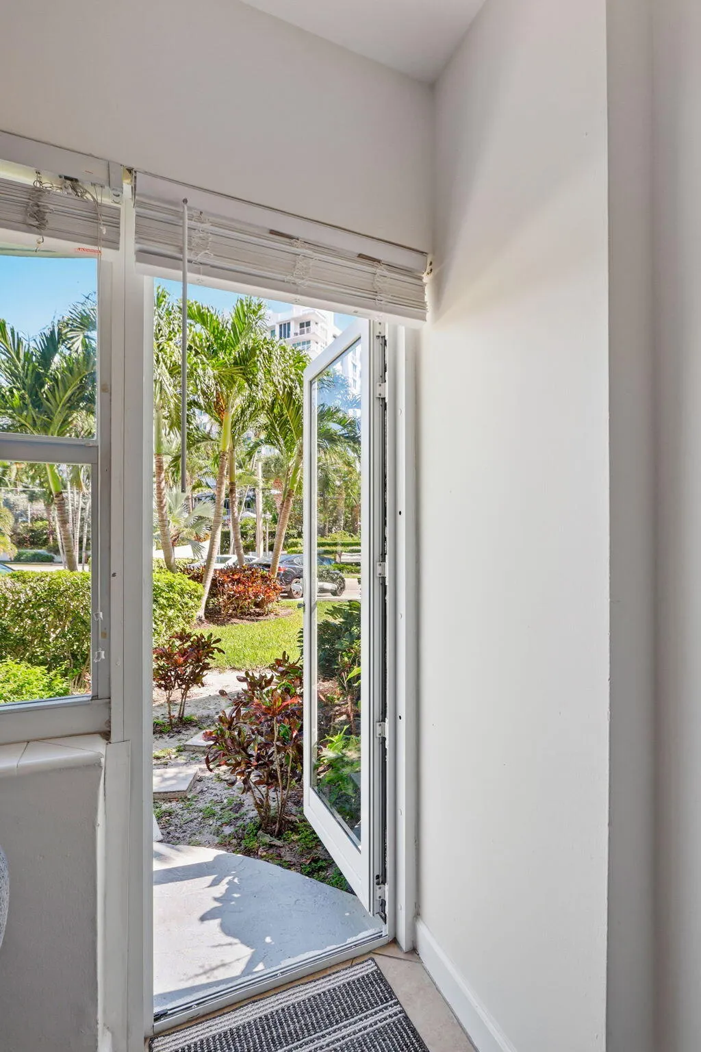 3250 NE 28TH Street #104