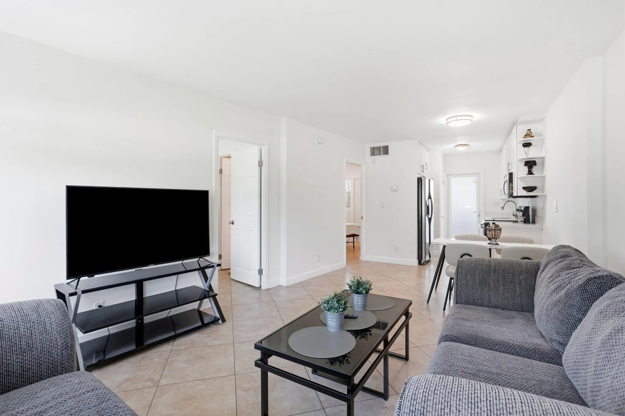 3250 NE 28TH Street #104