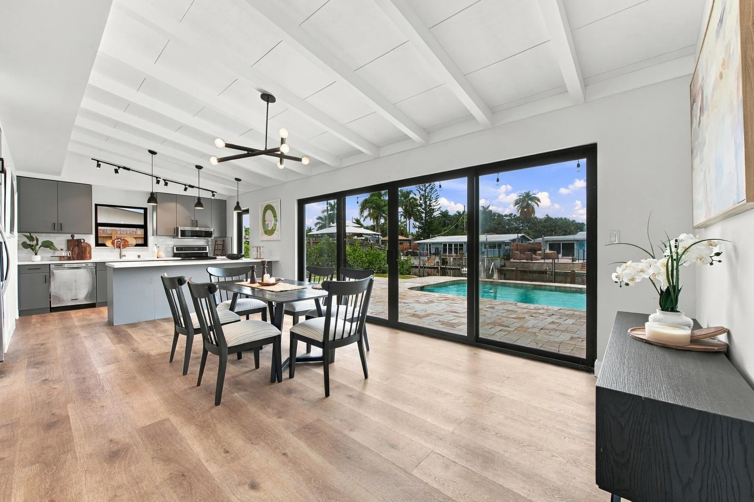 2536 GULFSTREAM Lane