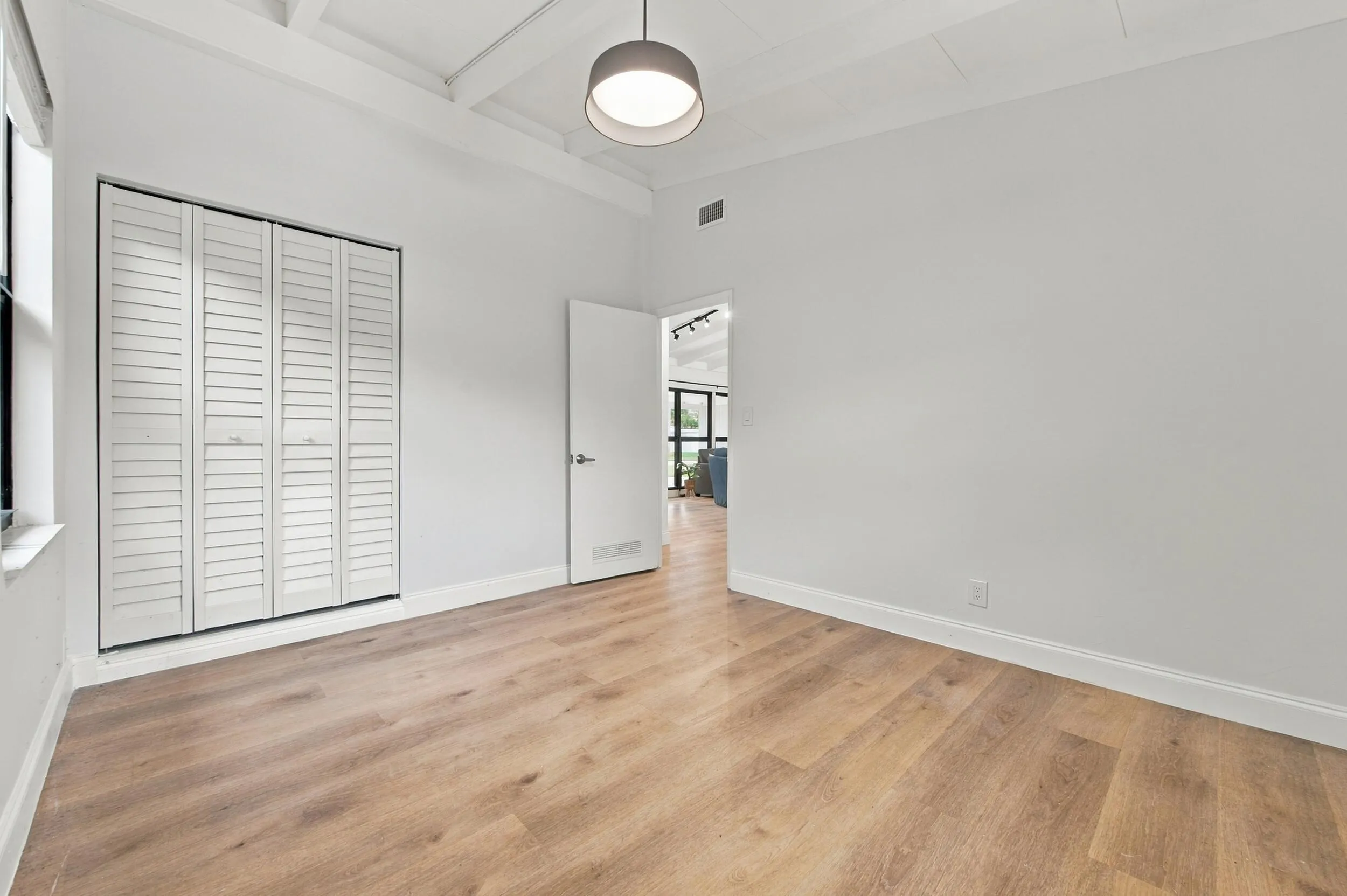 2536 GULFSTREAM Lane