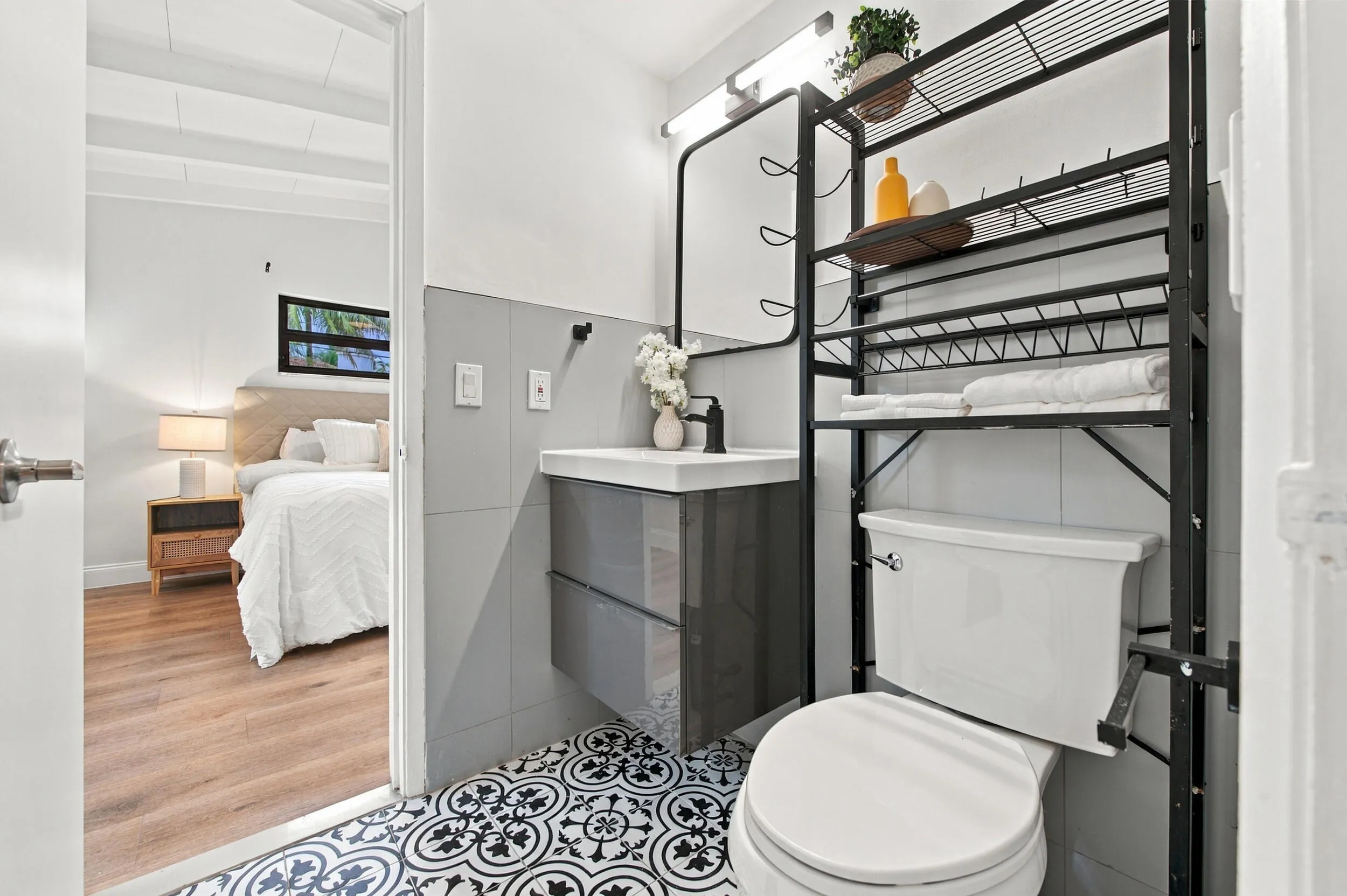 2536 GULFSTREAM Lane