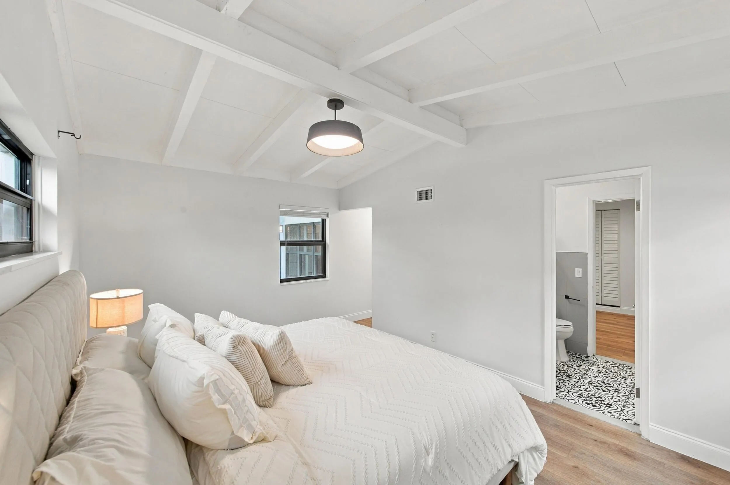 2536 GULFSTREAM Lane