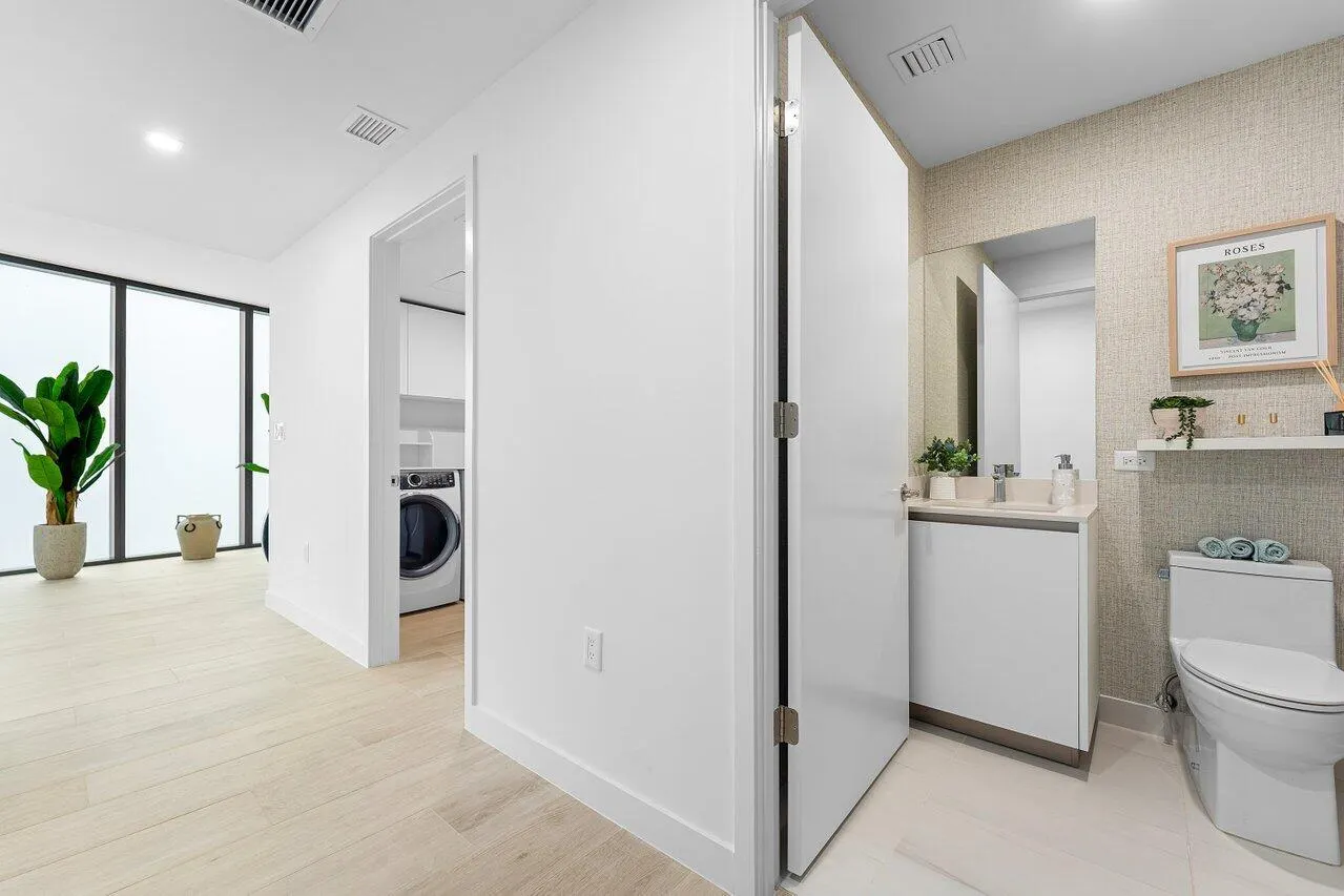 900 N OCEAN Boulevard #606