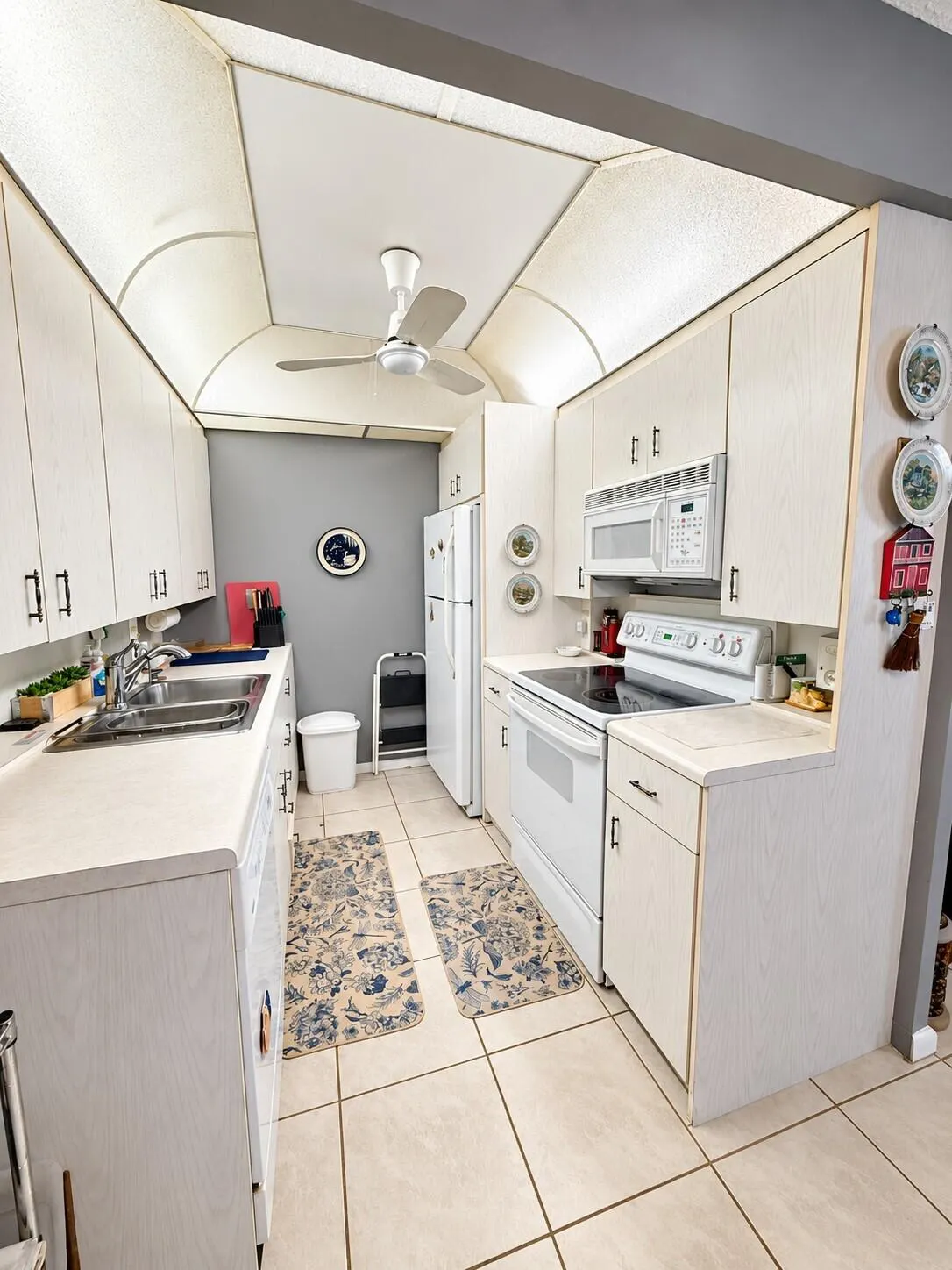 3079 EXETER E
