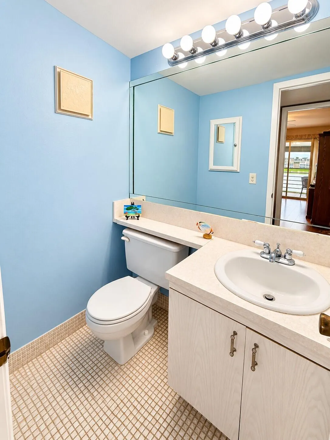 3079 EXETER E