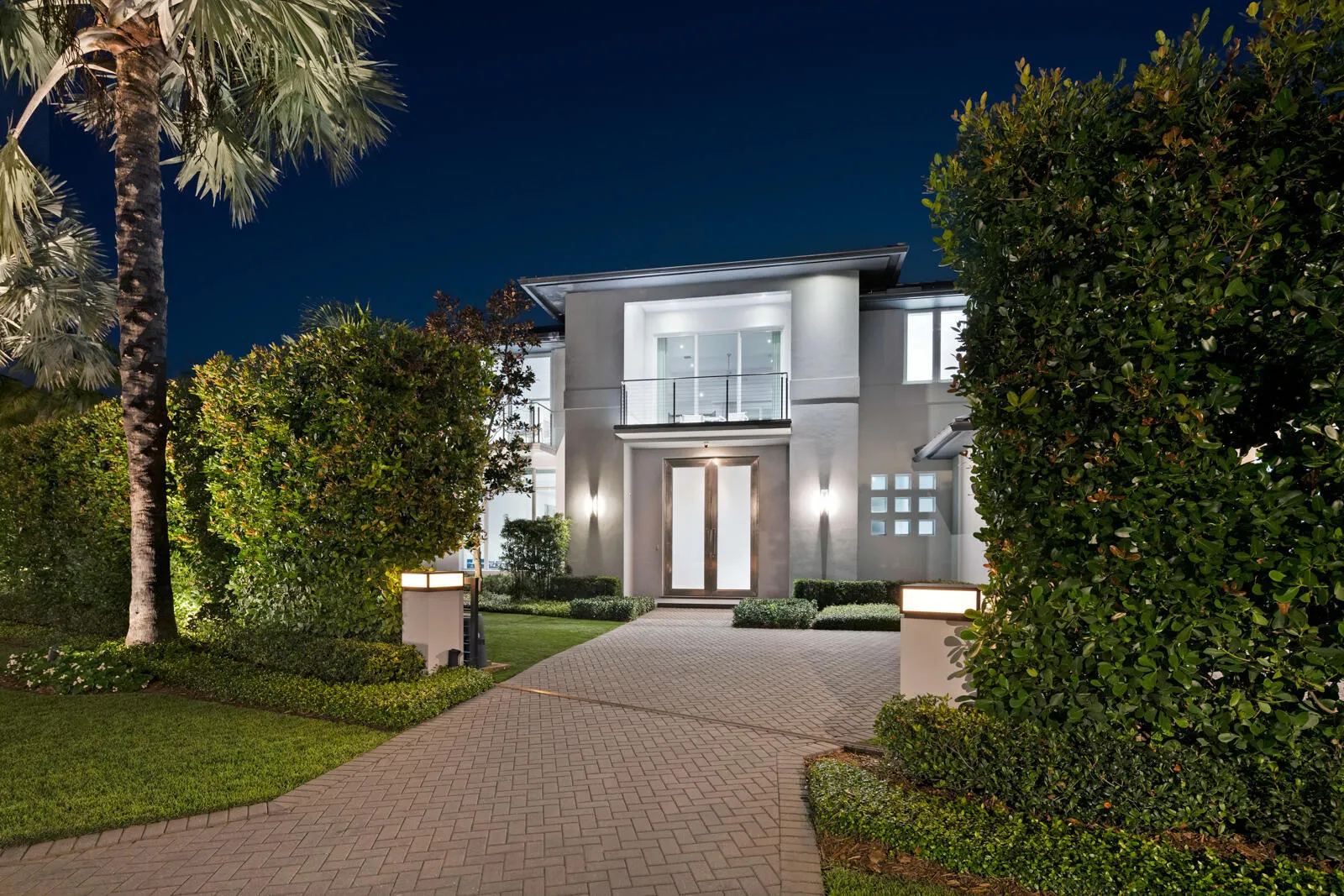 1900 Sabal Palm Drive