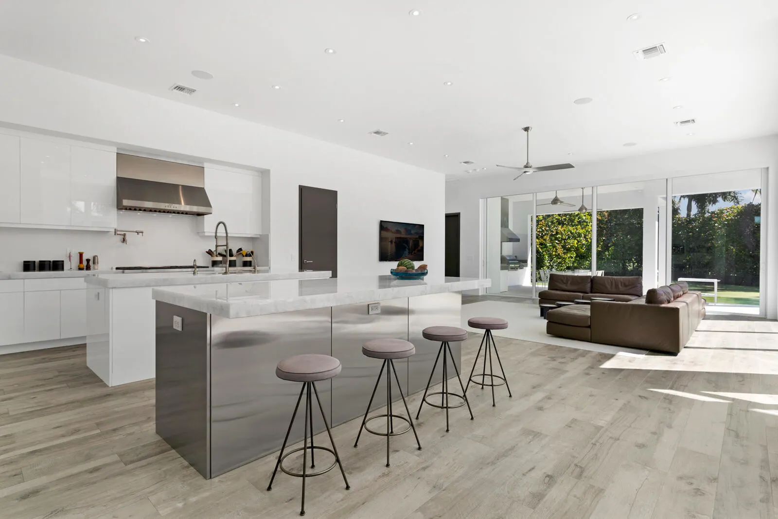 1900 Sabal Palm Drive