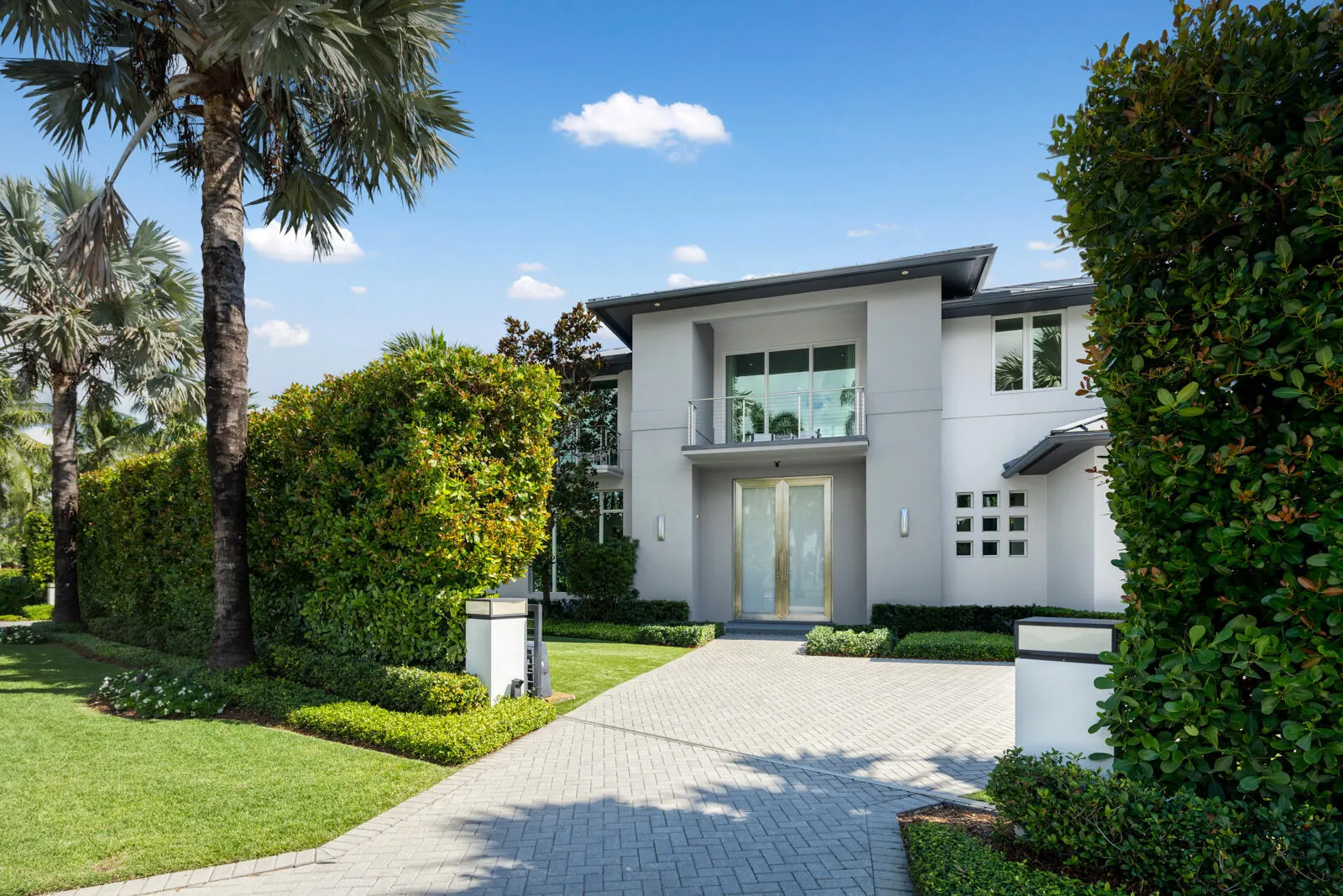 1900 Sabal Palm Drive