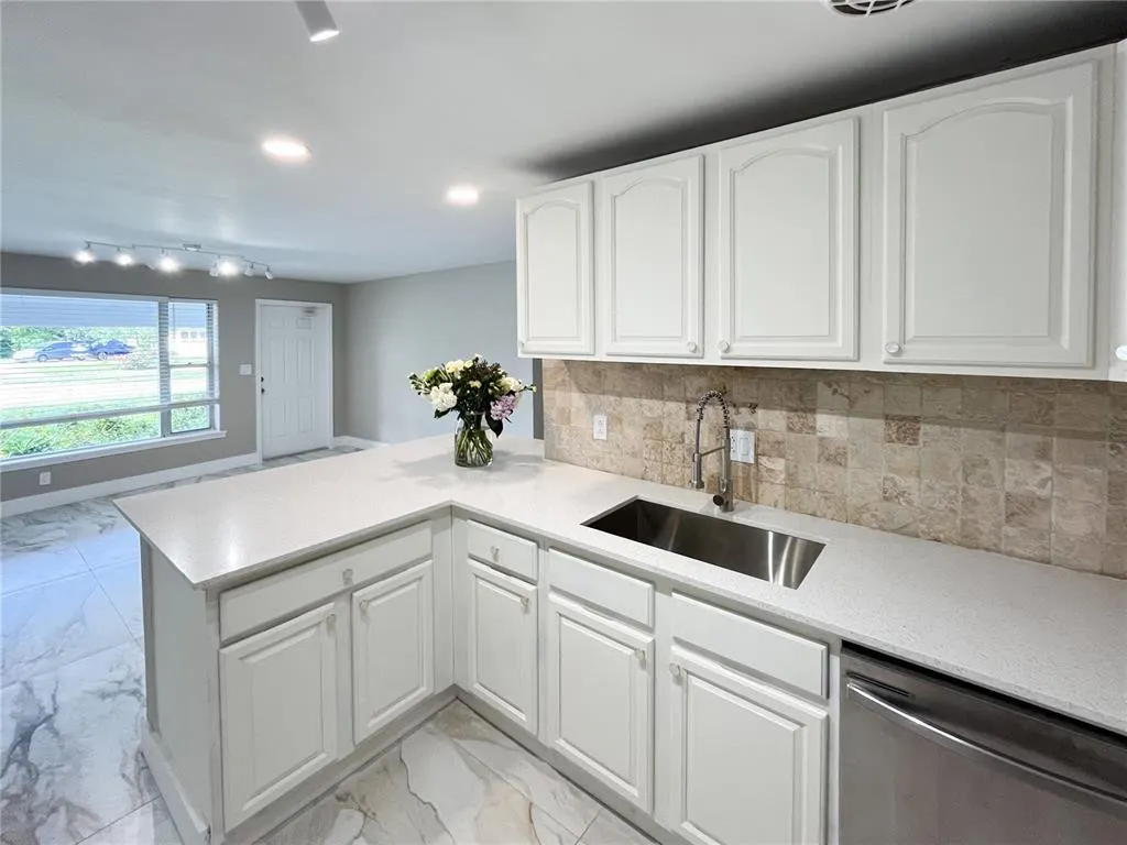 1010 NE 24TH Street