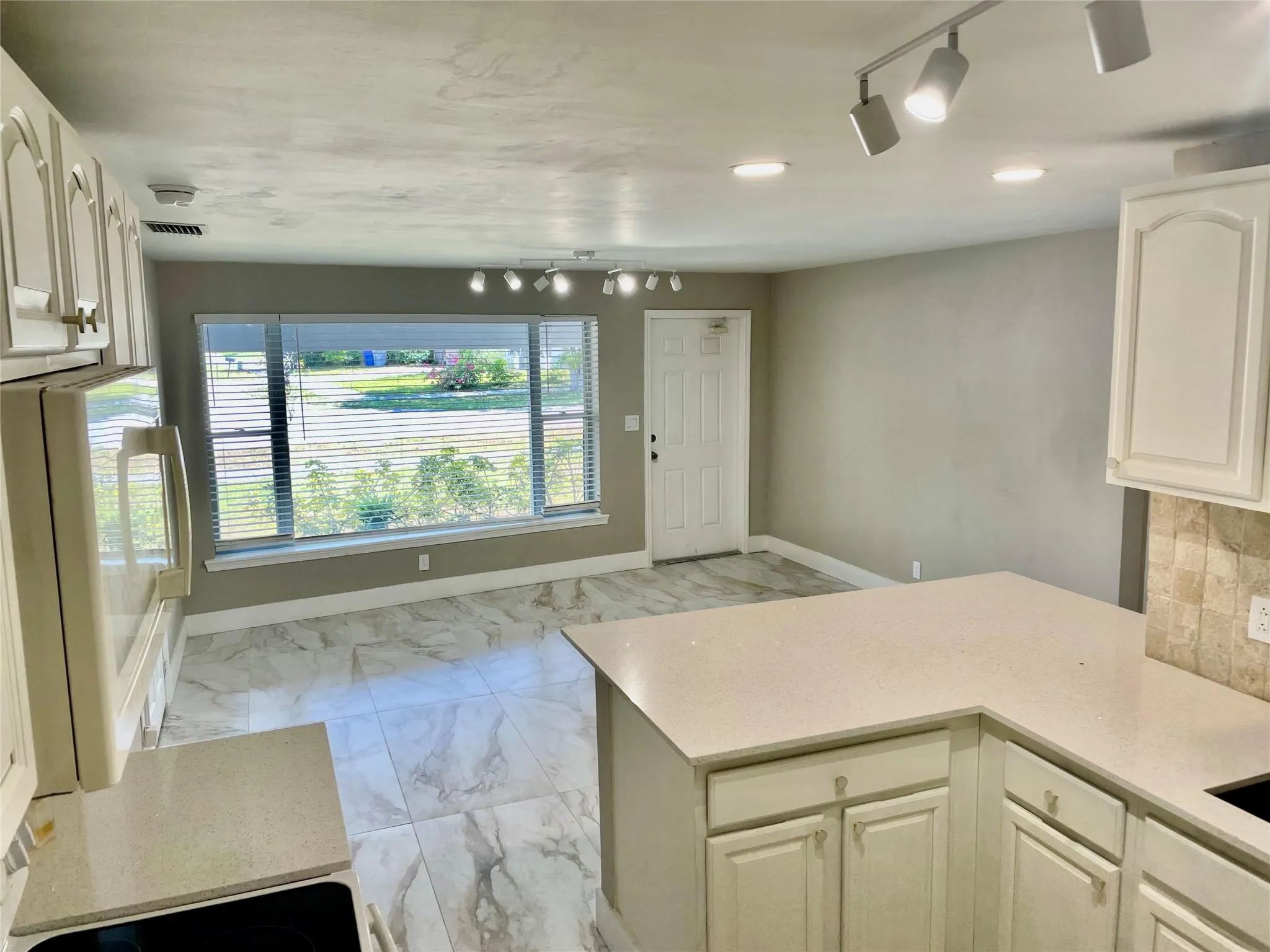 1010 NE 24TH Street