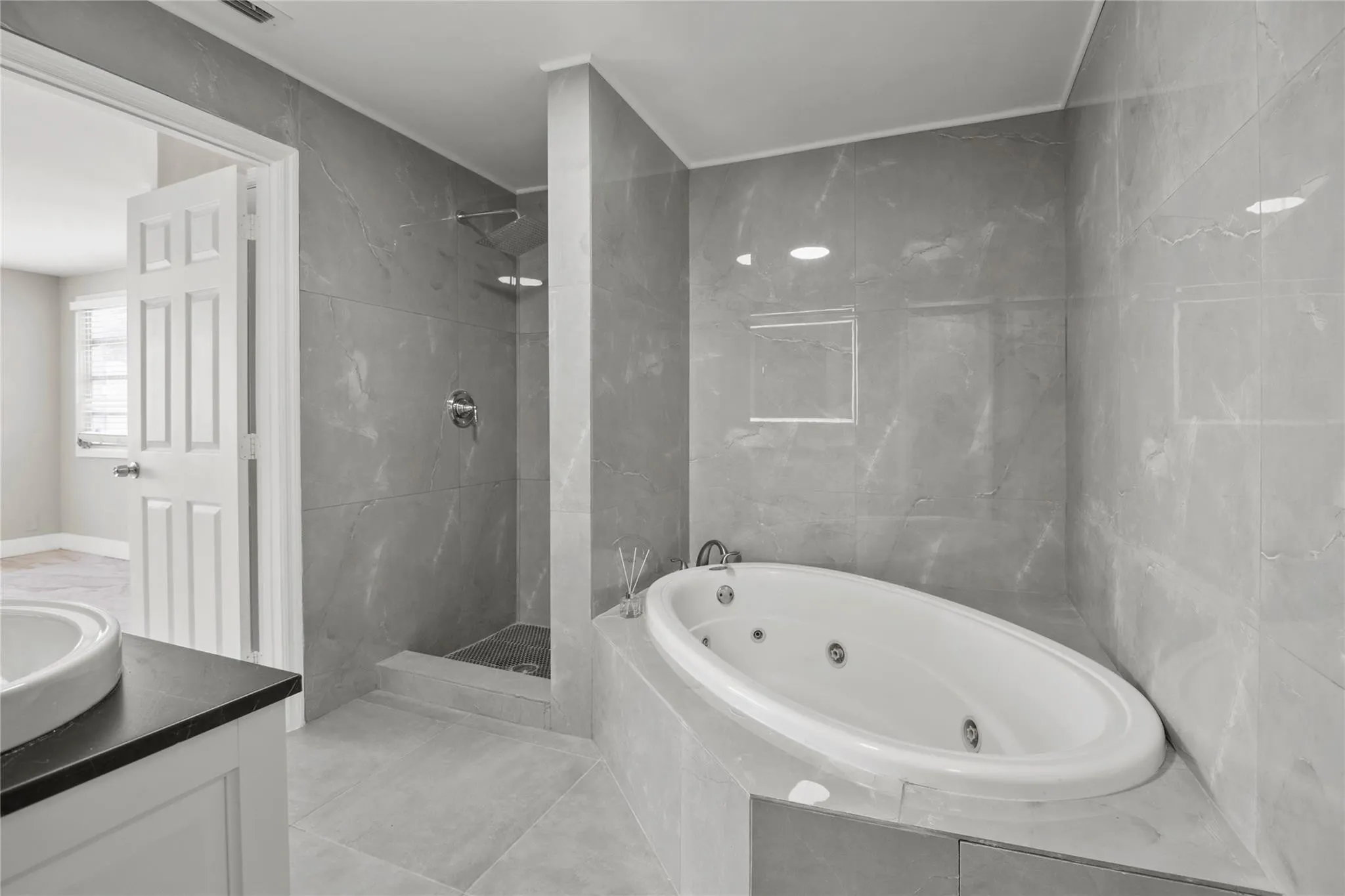 1010 NE 24TH Street