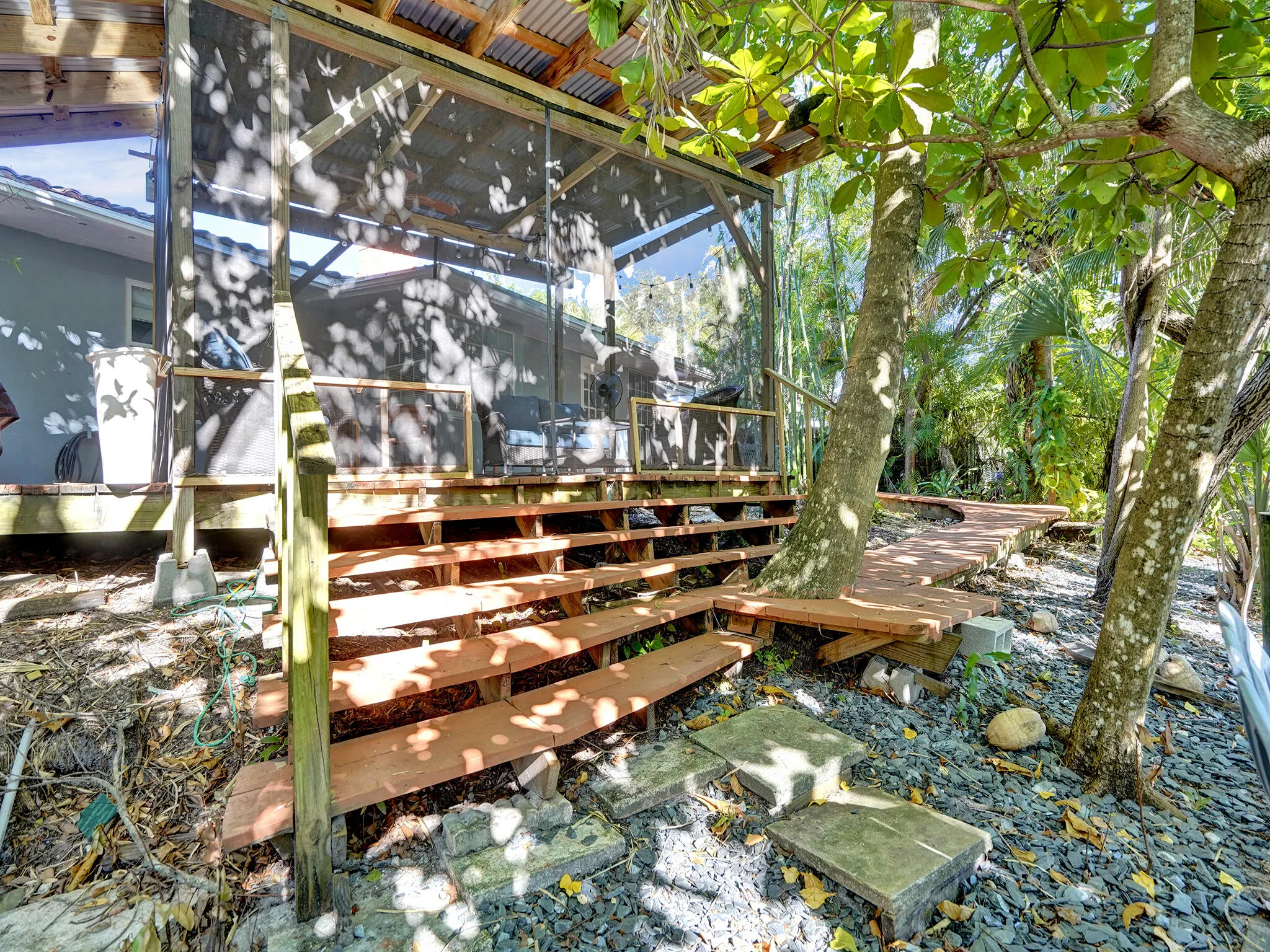 720 SW 11th Court