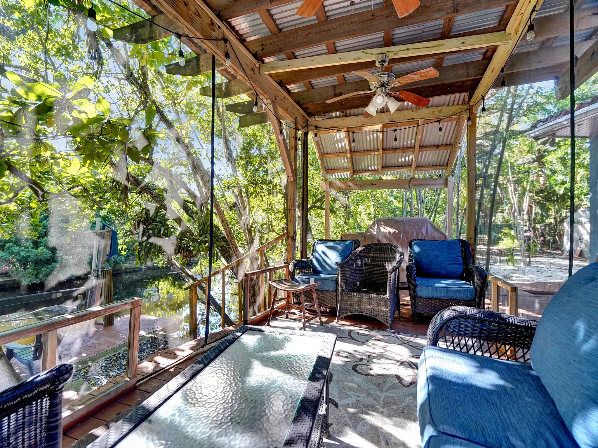 720 SW 11th Court