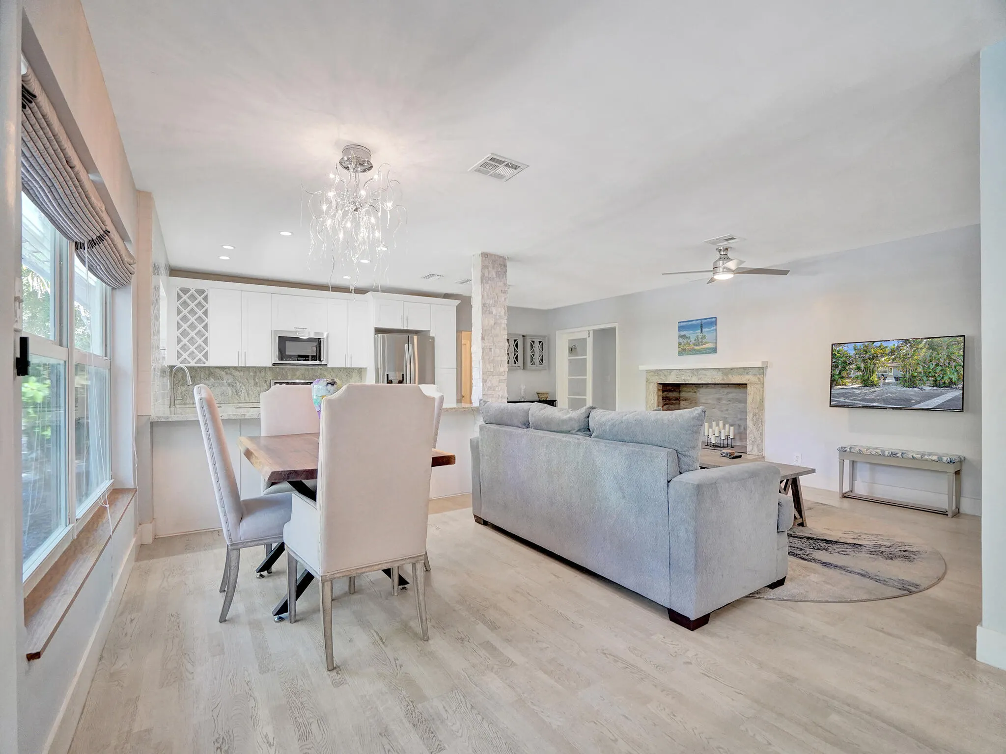 720 SW 11th Court