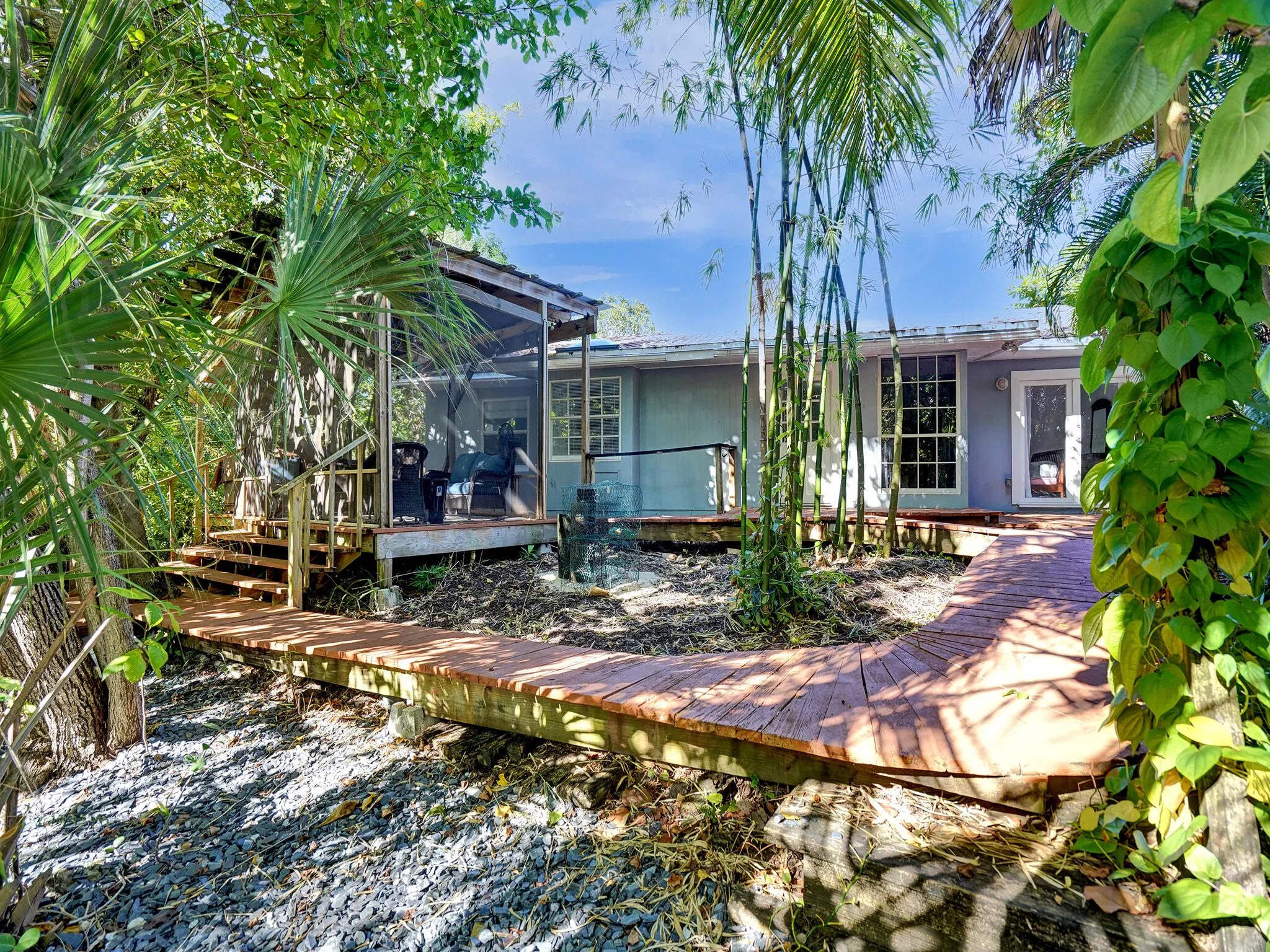 720 SW 11th Court