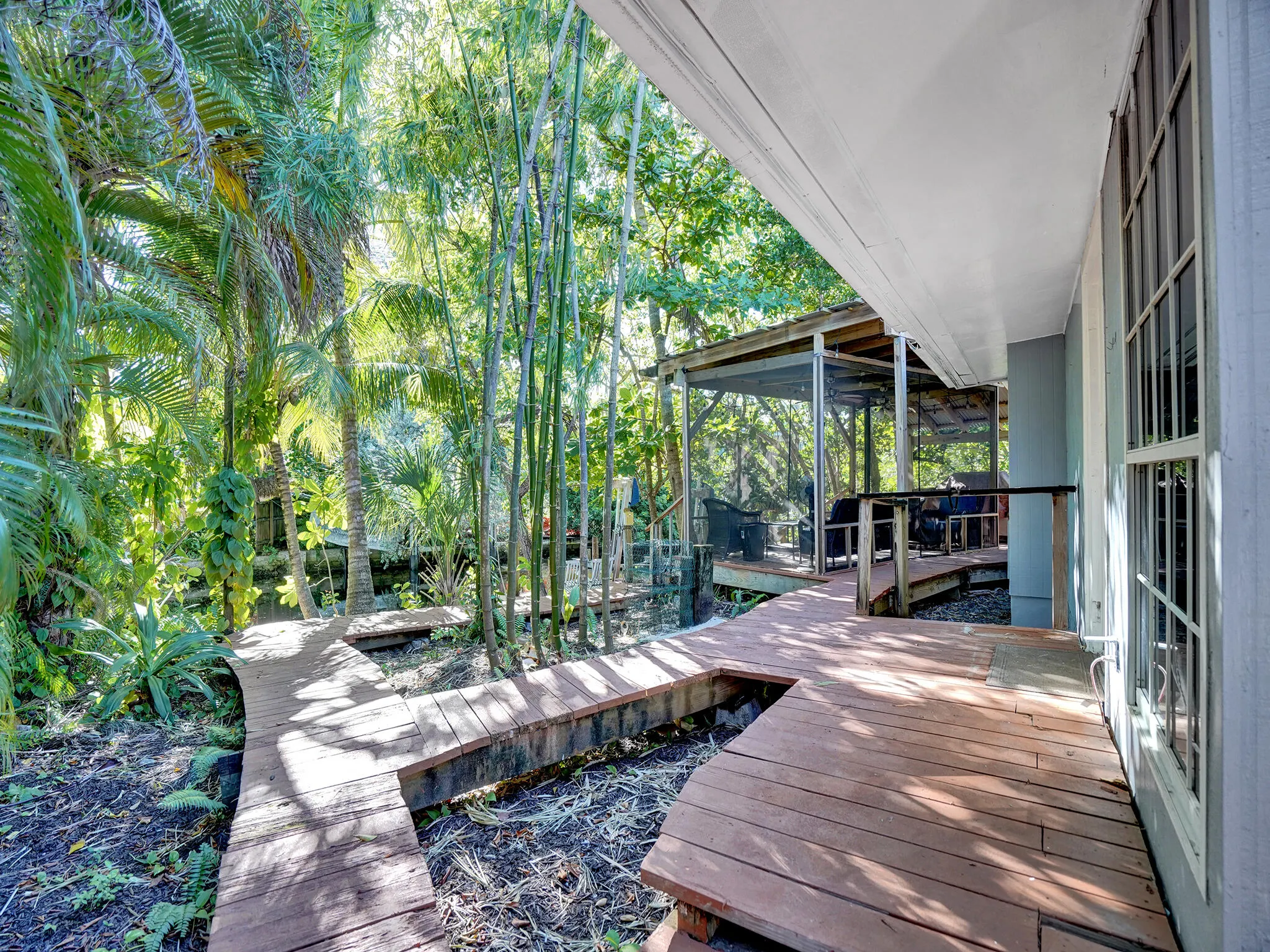 720 SW 11th Court
