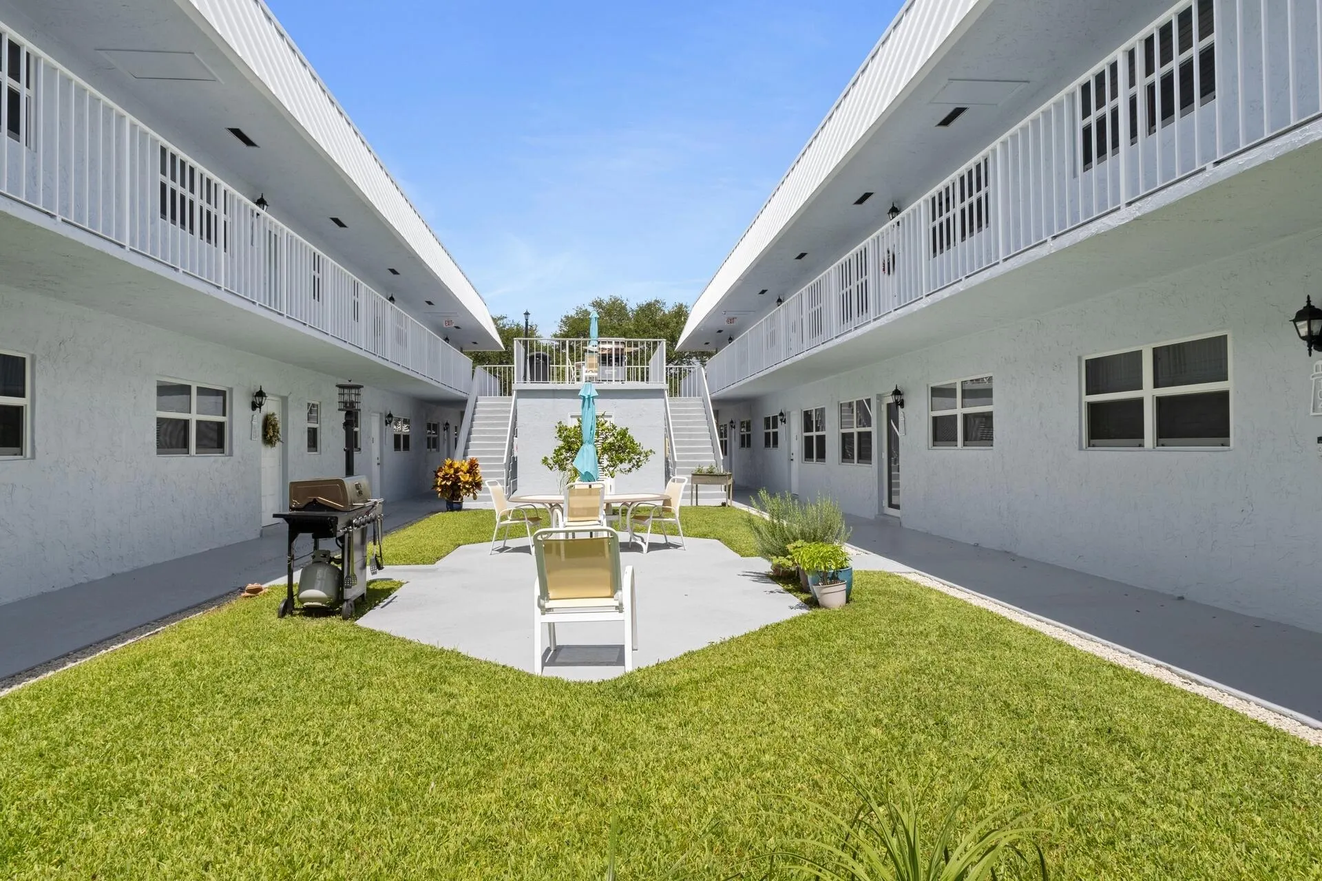 2400 NE 16TH Street #212